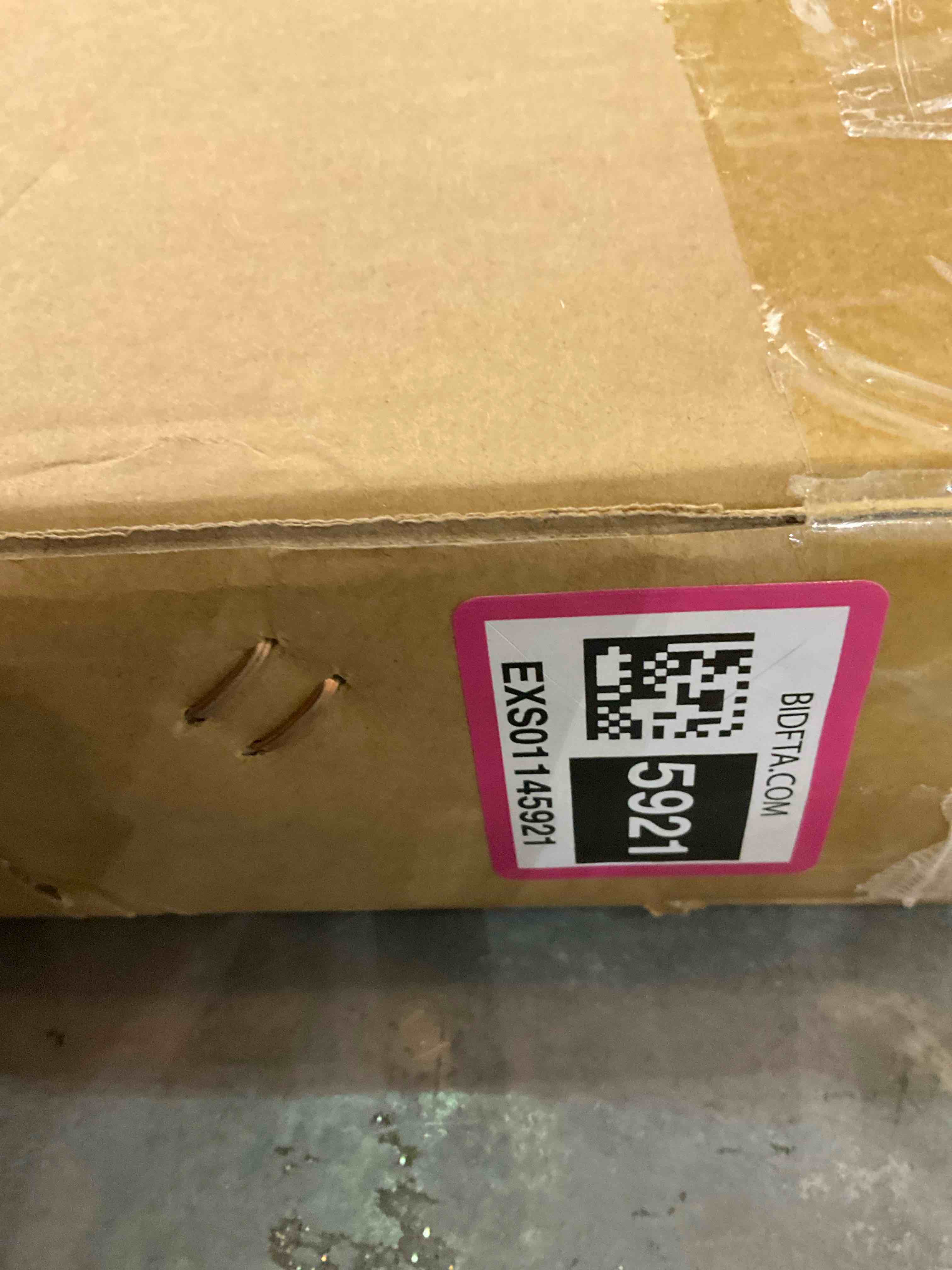 https://s3.amazonaws.com/lotting-images-prod/BargainHunt/EXS01145921_1708617392365.jpeg