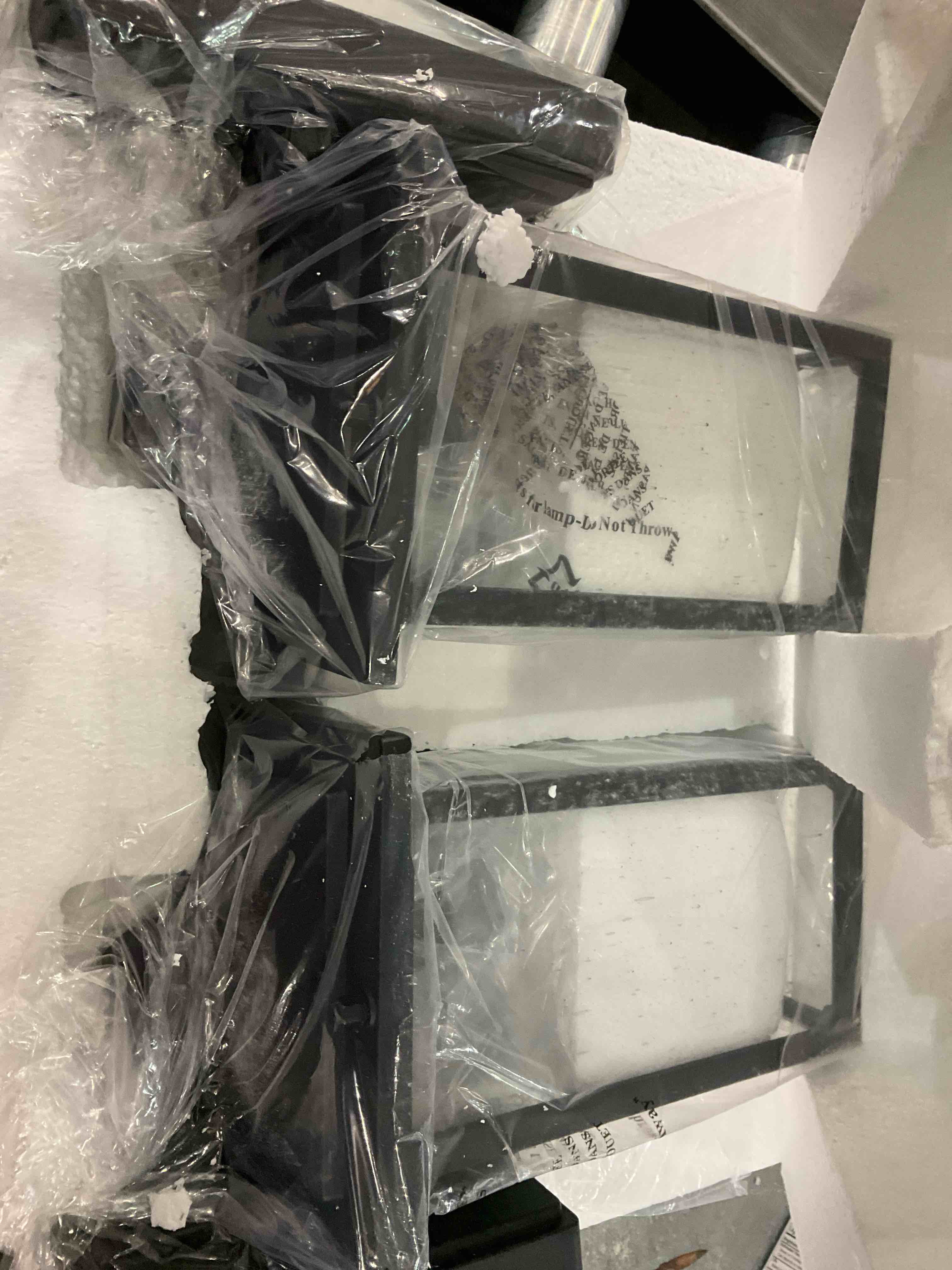 https://s3.amazonaws.com/lotting-images-prod/BargainHunt/EXS01145958_1708625694909.jpeg