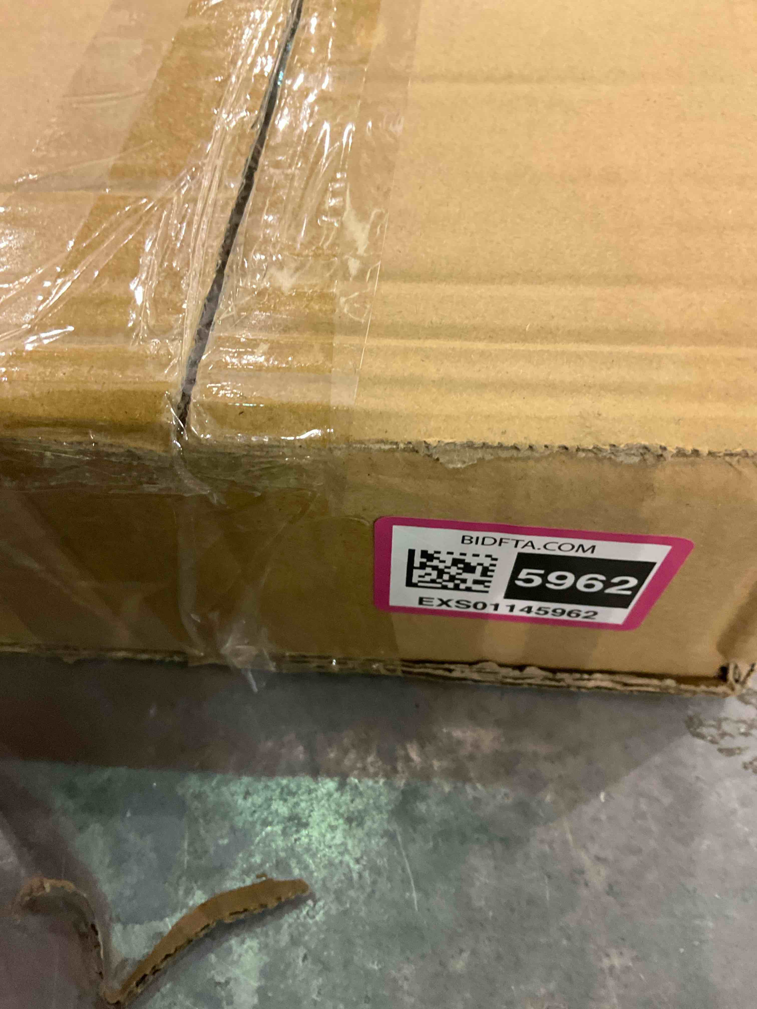 https://s3.amazonaws.com/lotting-images-prod/BargainHunt/EXS01145962_1708626333343.jpeg