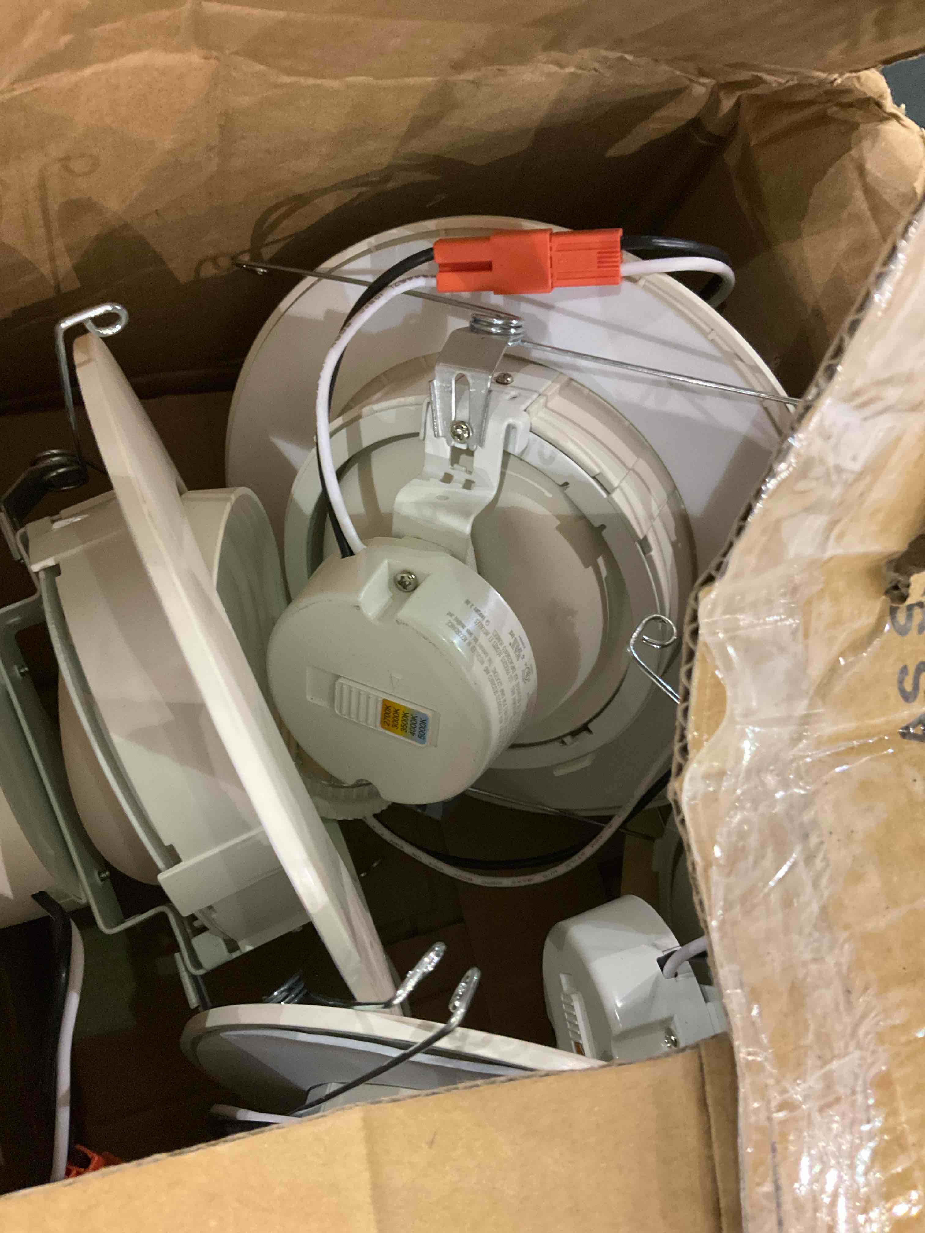 https://s3.amazonaws.com/lotting-images-prod/BargainHunt/EXS01146122_1708608523184.jpeg