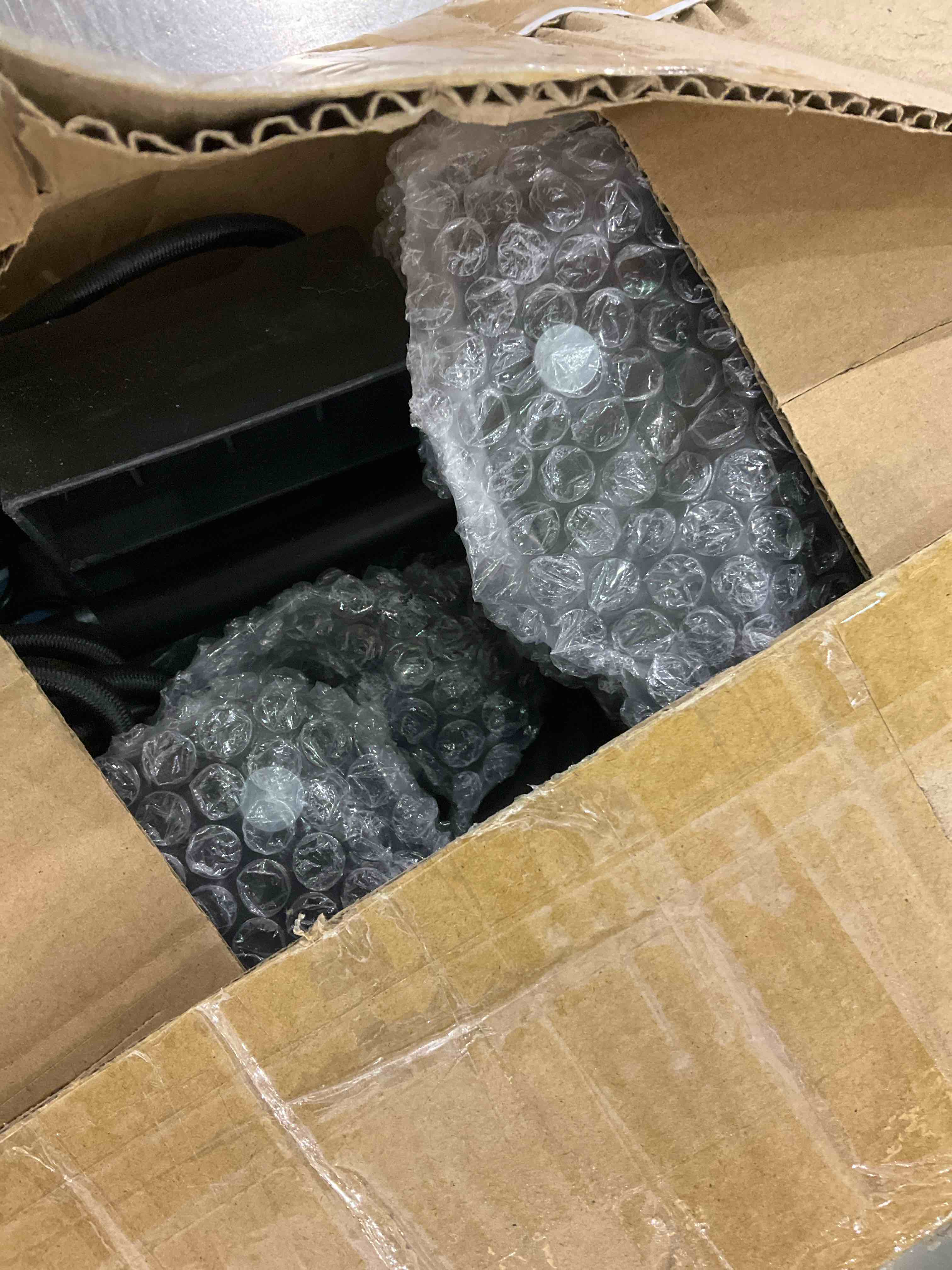 https://s3.amazonaws.com/lotting-images-prod/BargainHunt/EXS01146126_1708609231460.jpeg