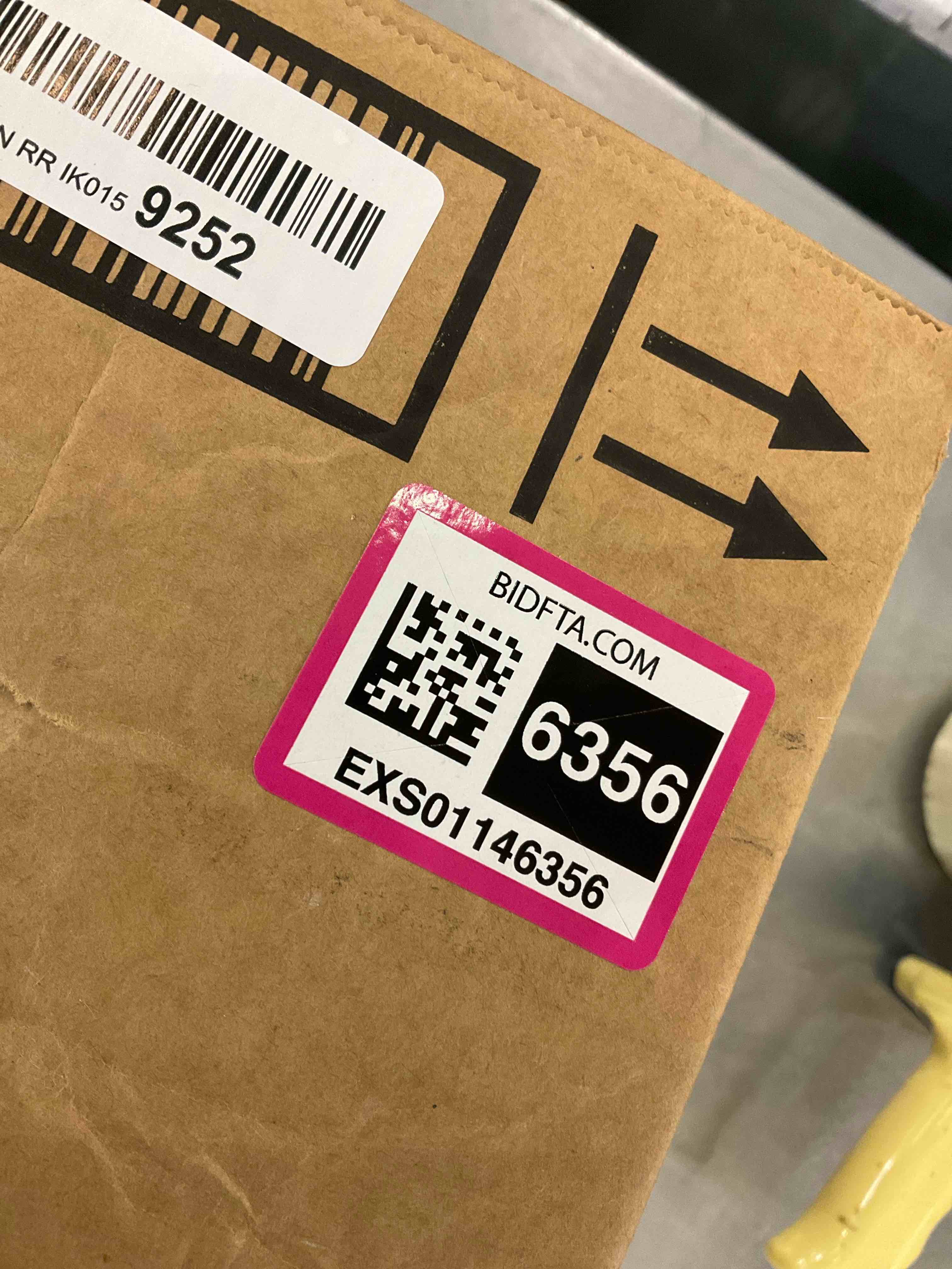 https://s3.amazonaws.com/lotting-images-prod/BargainHunt/EXS01146356_1708704675076.jpeg