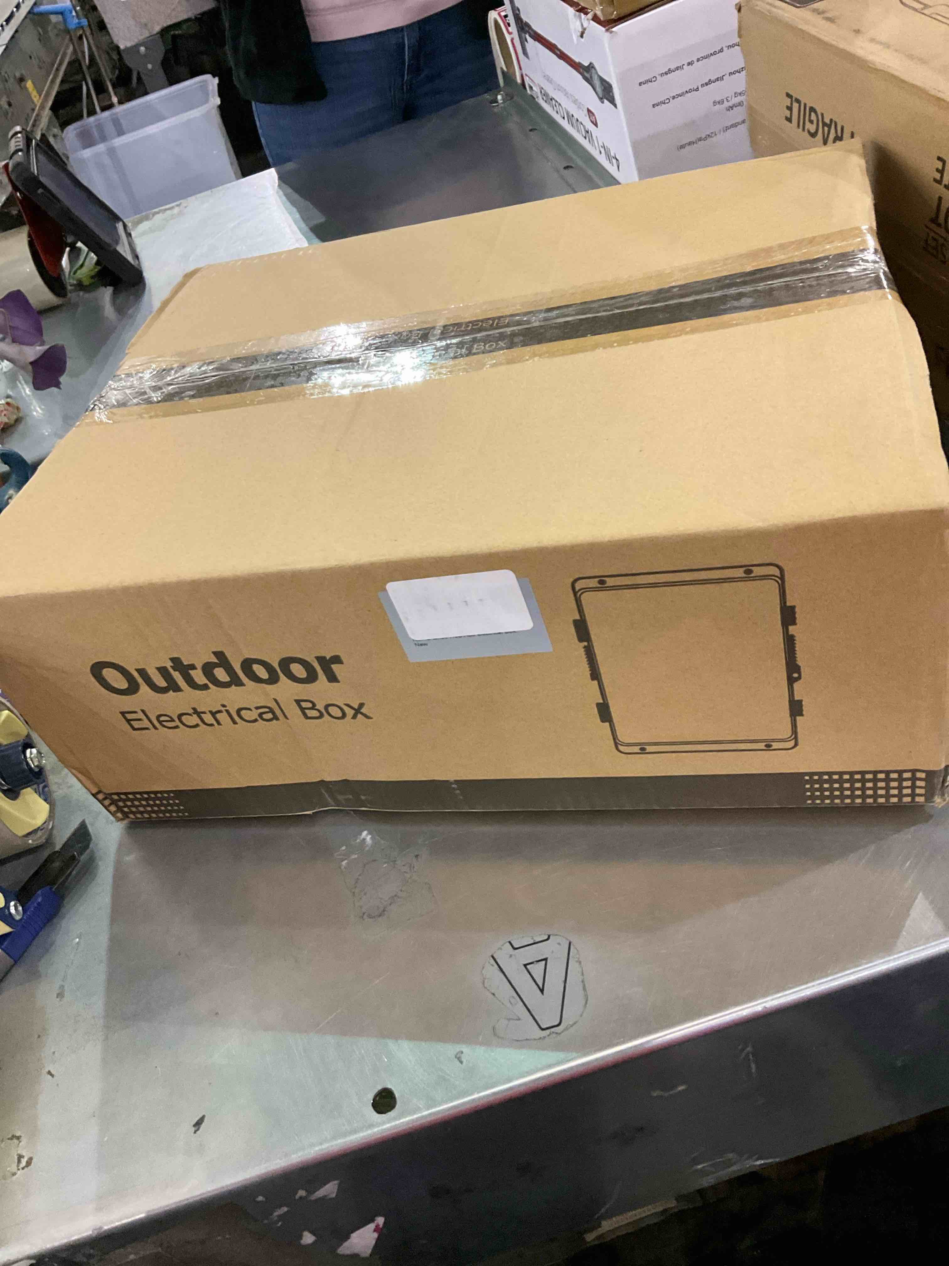 https://s3.amazonaws.com/lotting-images-prod/BargainHunt/EXS01146647_1707827779443.jpeg