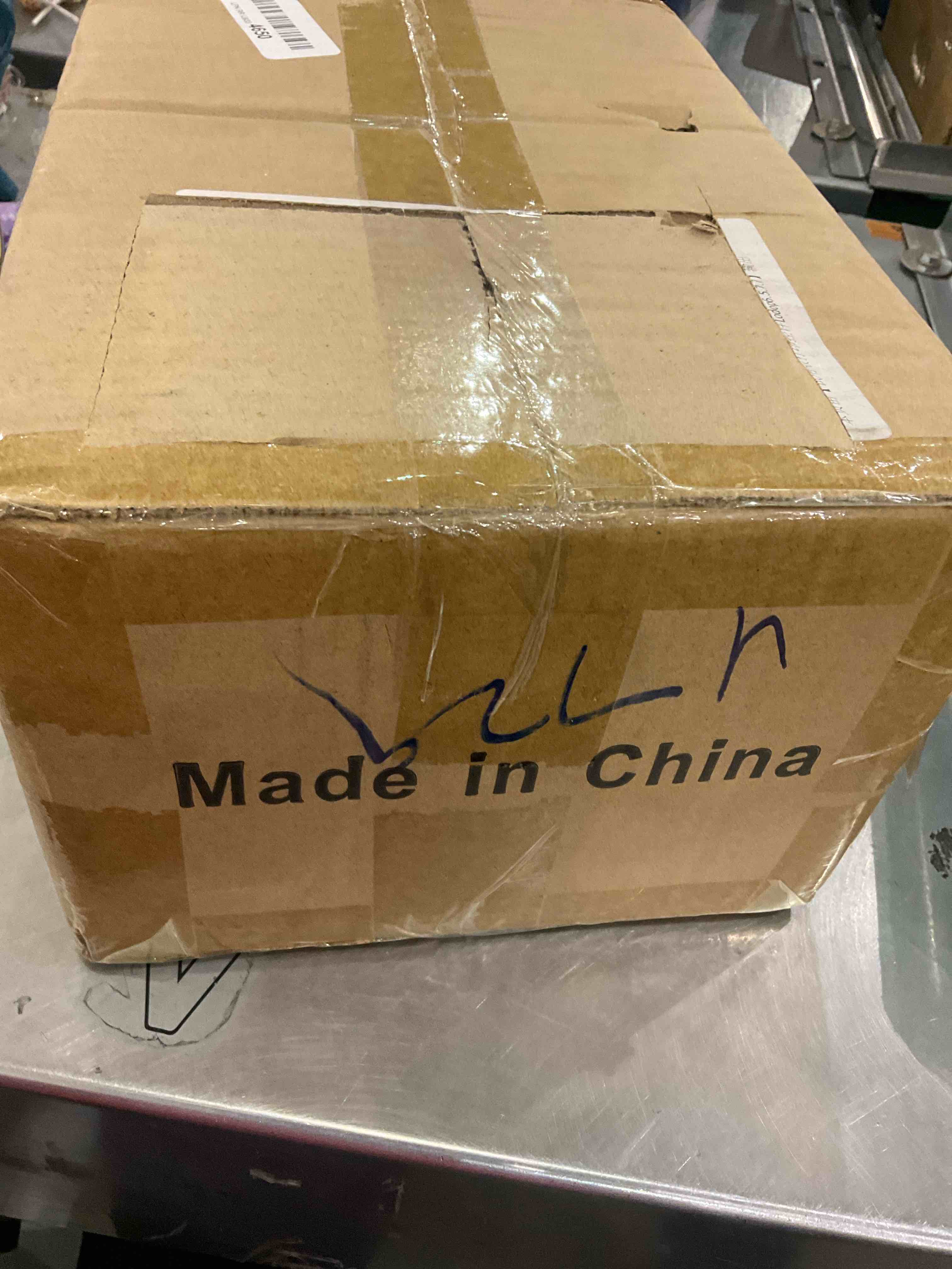 https://s3.amazonaws.com/lotting-images-prod/BargainHunt/EXS01146677_1707830413885.jpeg