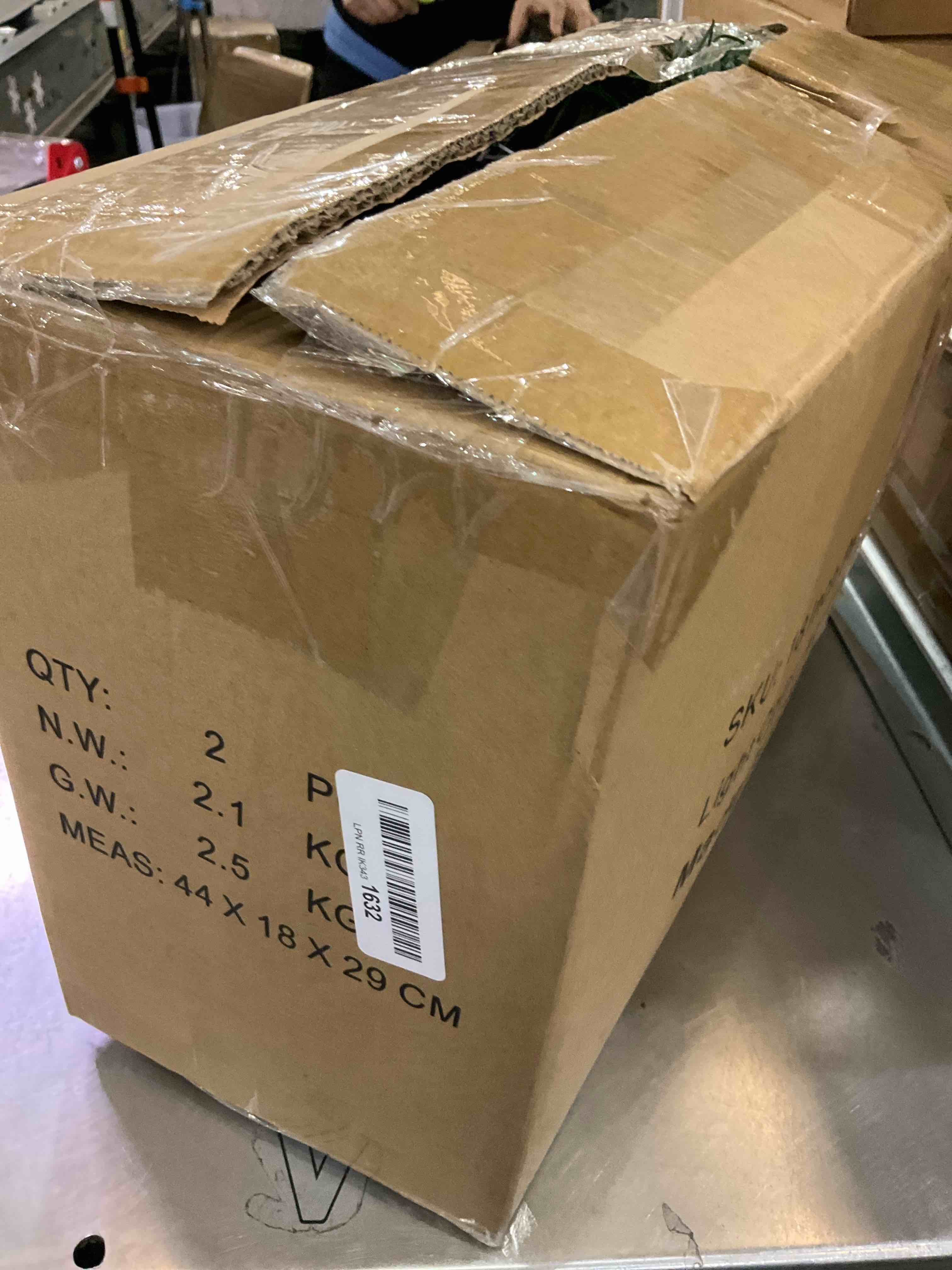 https://s3.amazonaws.com/lotting-images-prod/BargainHunt/EXS01147729_1708100401626.jpeg