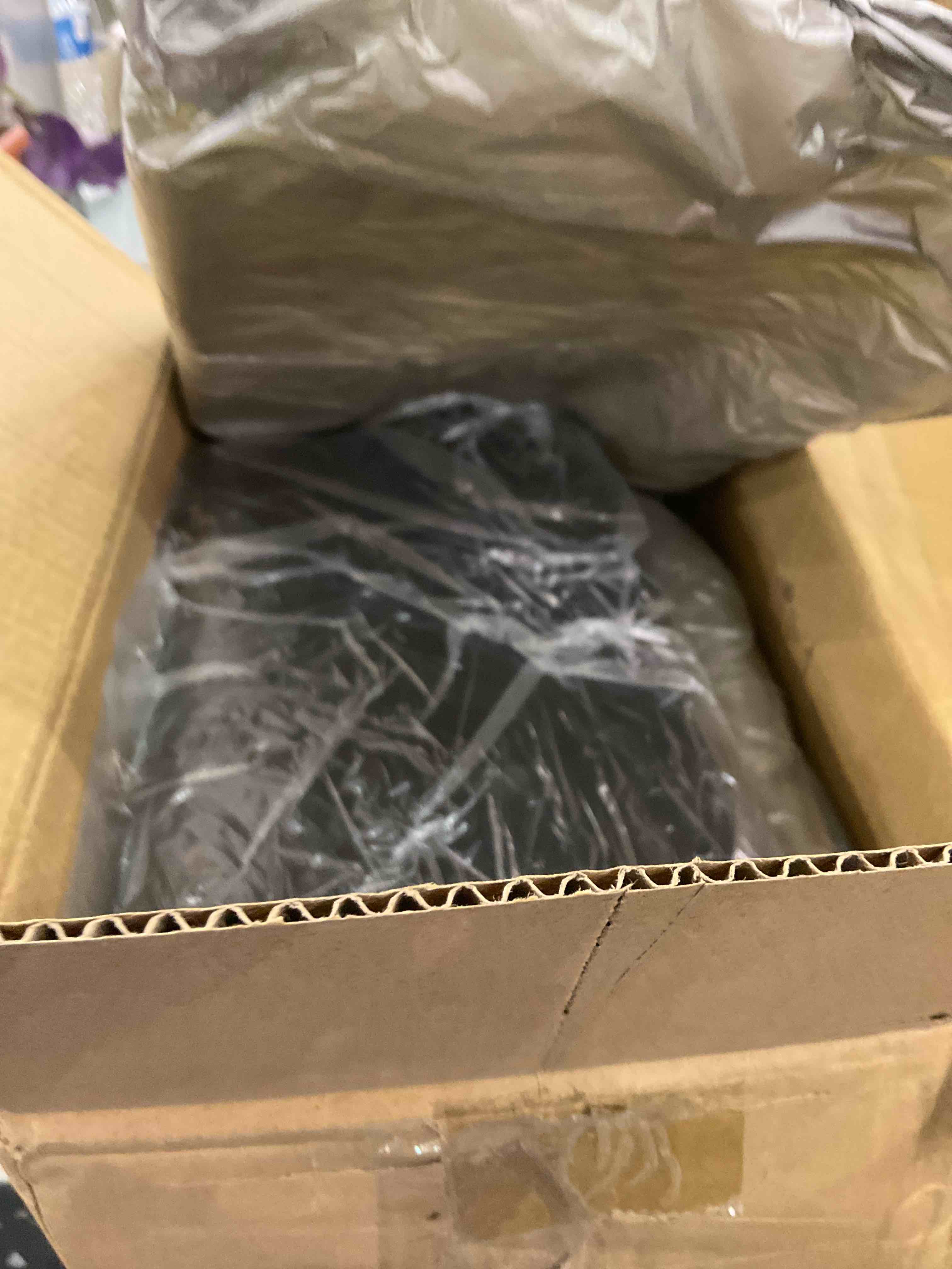 https://s3.amazonaws.com/lotting-images-prod/BargainHunt/EXS01147774_1708107754379.jpeg