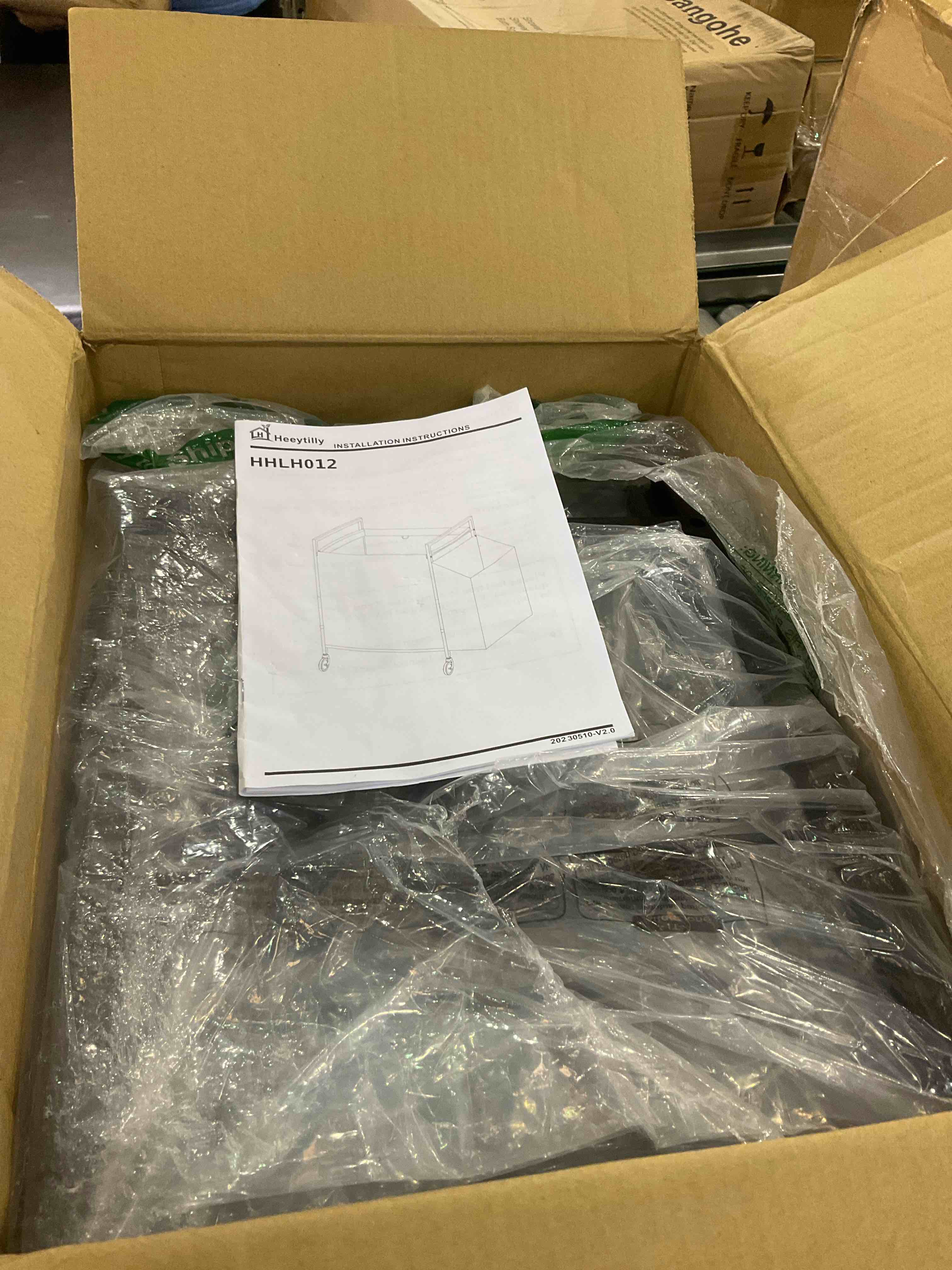 https://s3.amazonaws.com/lotting-images-prod/BargainHunt/EXS01147790_1708110382235.jpeg
