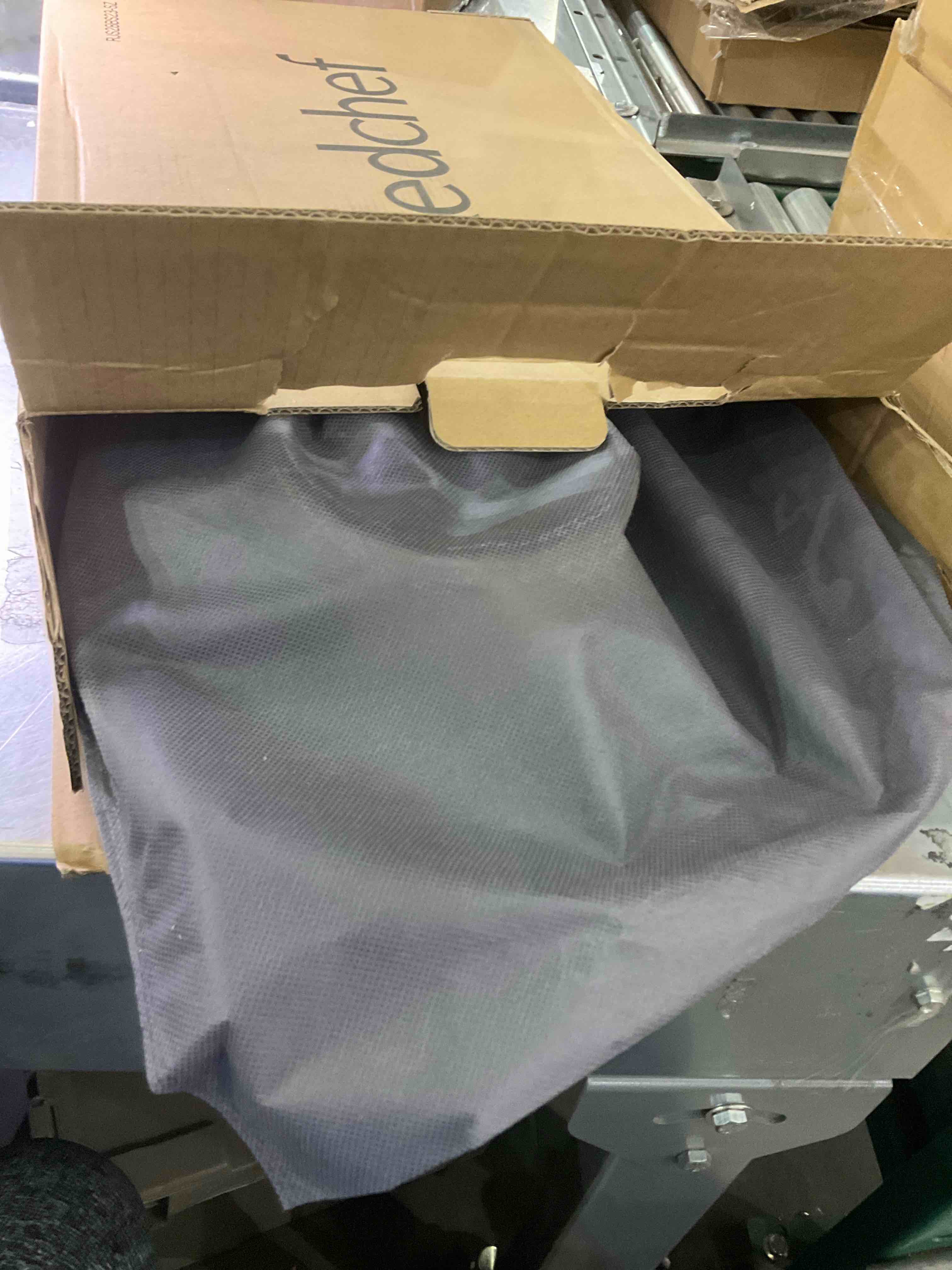 https://s3.amazonaws.com/lotting-images-prod/BargainHunt/EXS01147801_1708111668958.jpeg