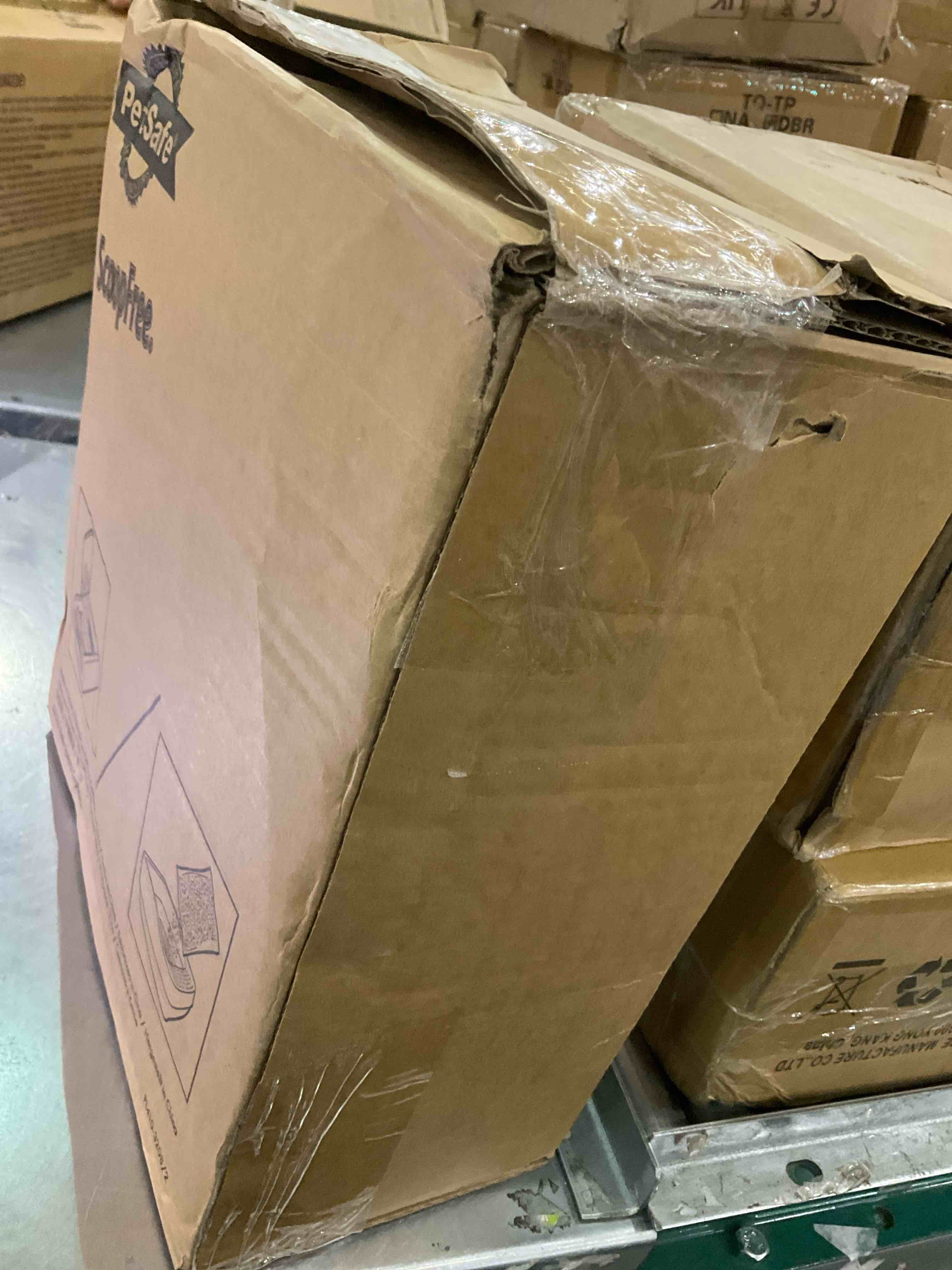 https://s3.amazonaws.com/lotting-images-prod/BargainHunt/EXS01147802_1708111789526.jpeg
