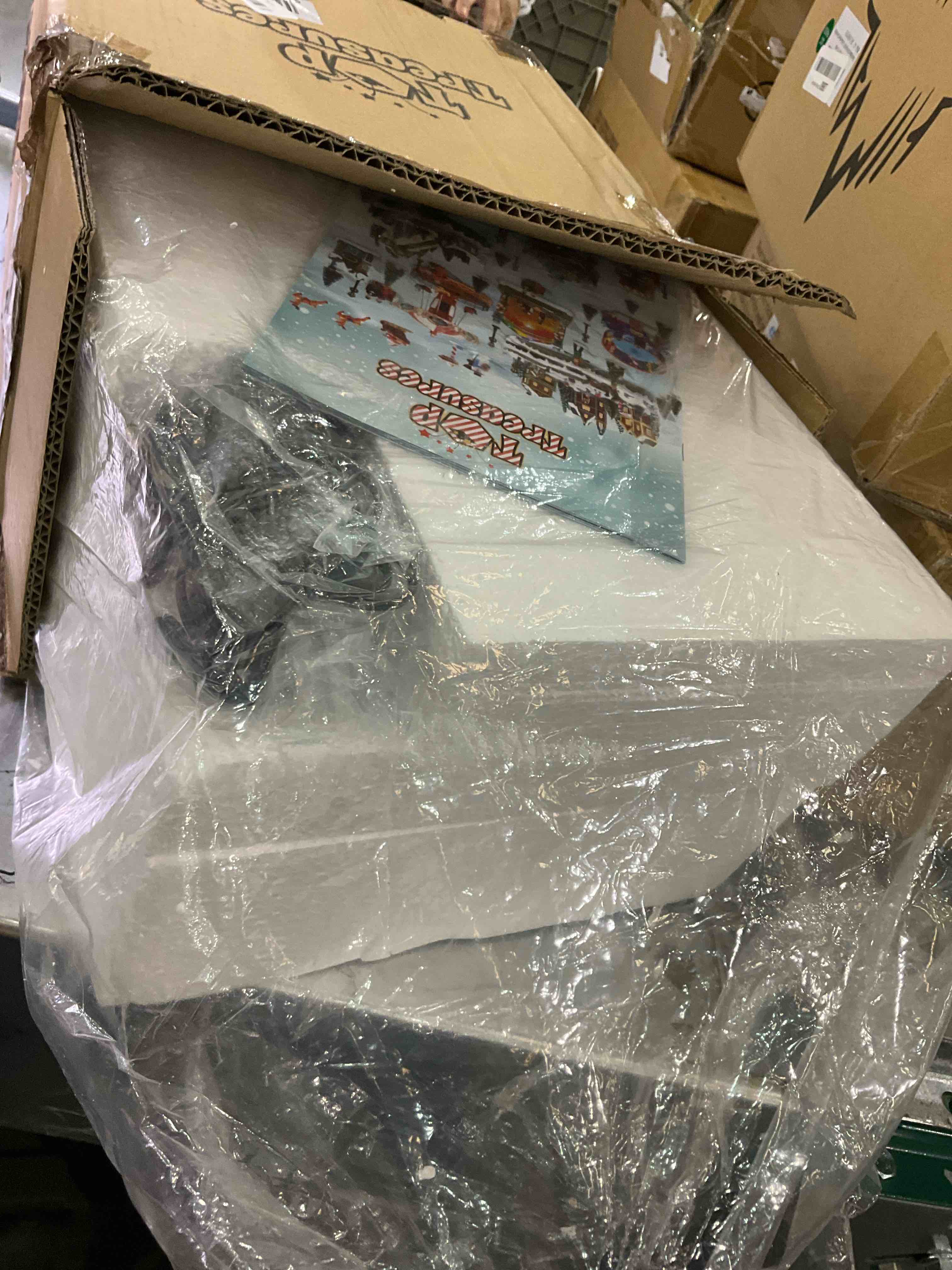 https://s3.amazonaws.com/lotting-images-prod/BargainHunt/EXS01147902_1708356136250.jpeg