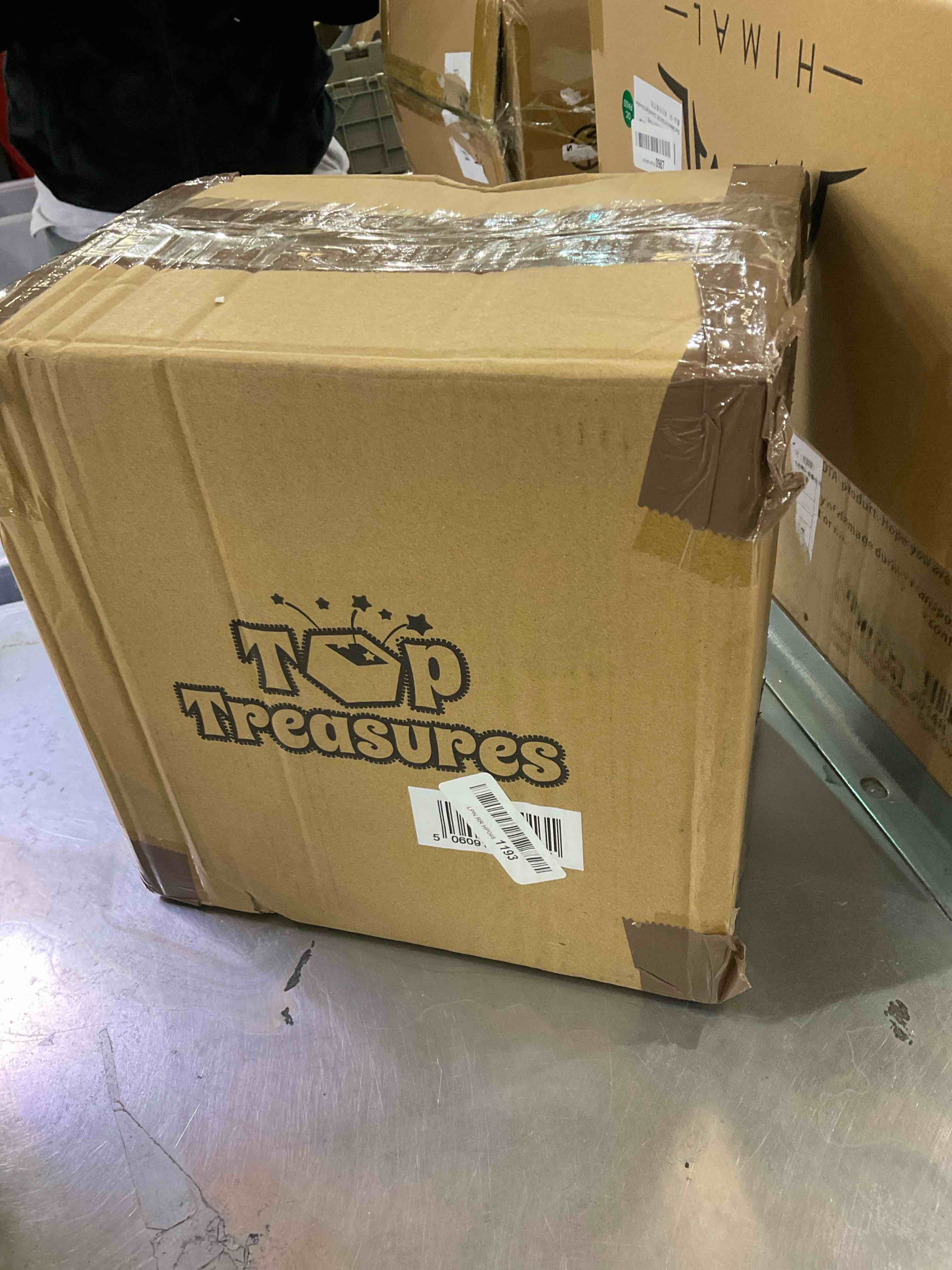 https://s3.amazonaws.com/lotting-images-prod/BargainHunt/EXS01147902_1708356206197.jpeg