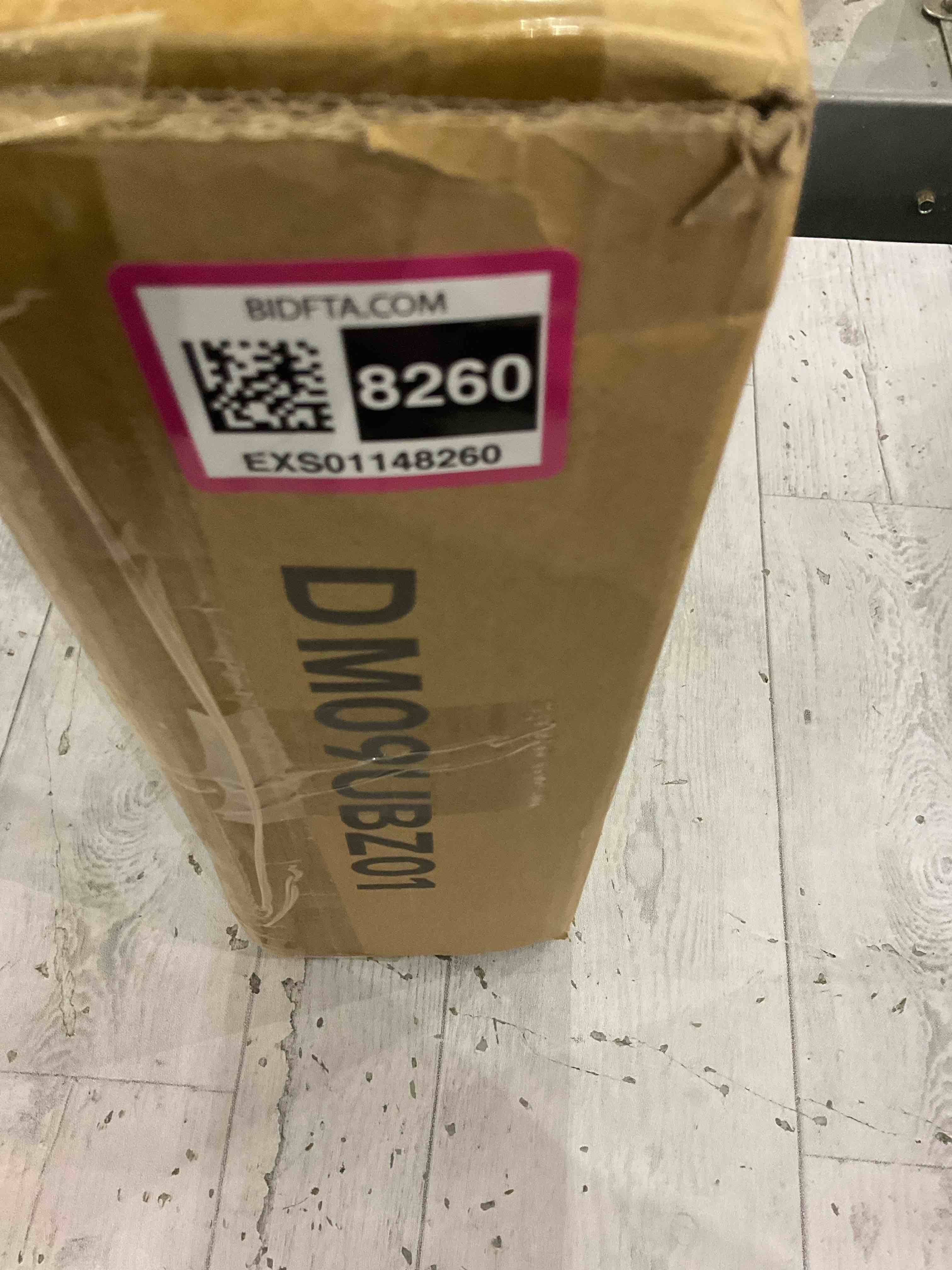 https://s3.amazonaws.com/lotting-images-prod/BargainHunt/EXS01148260_1708951450112.jpeg