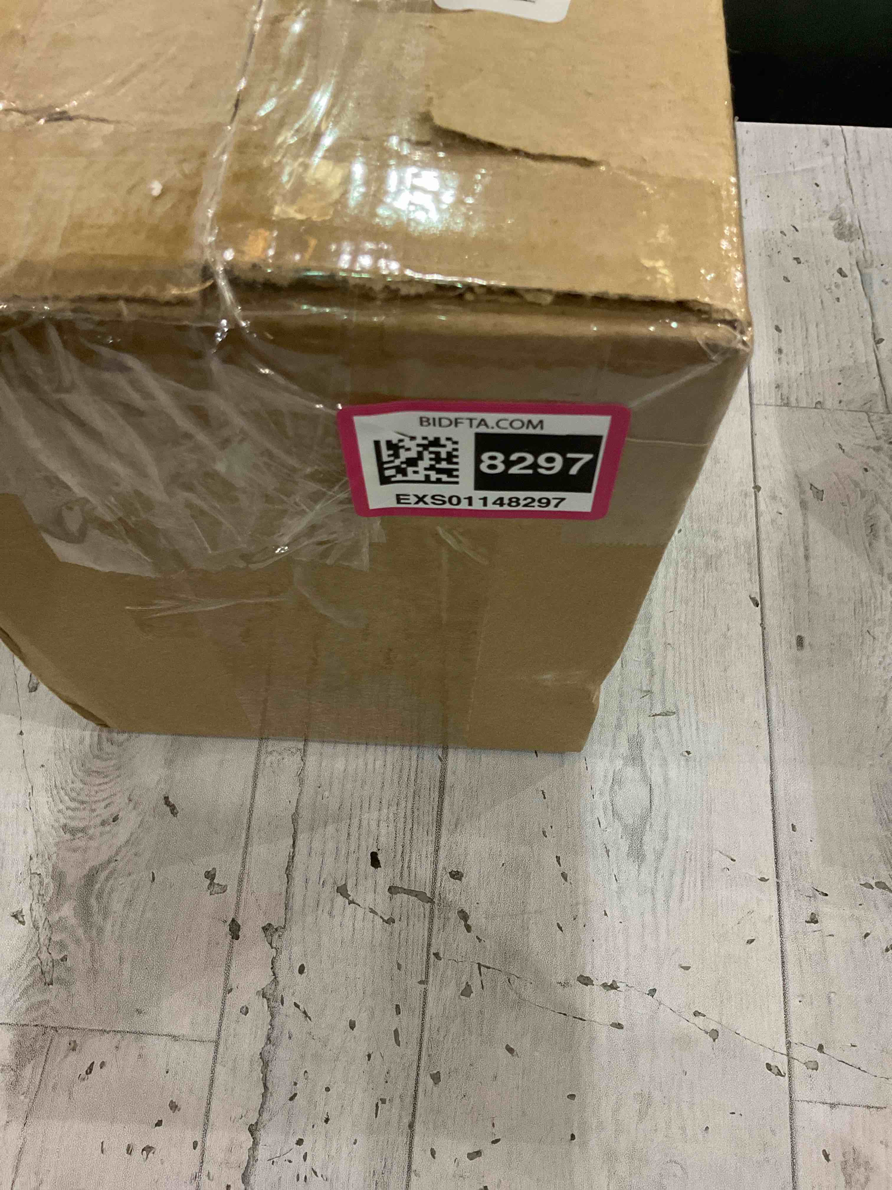 https://s3.amazonaws.com/lotting-images-prod/BargainHunt/EXS01148297_1708957745015.jpeg