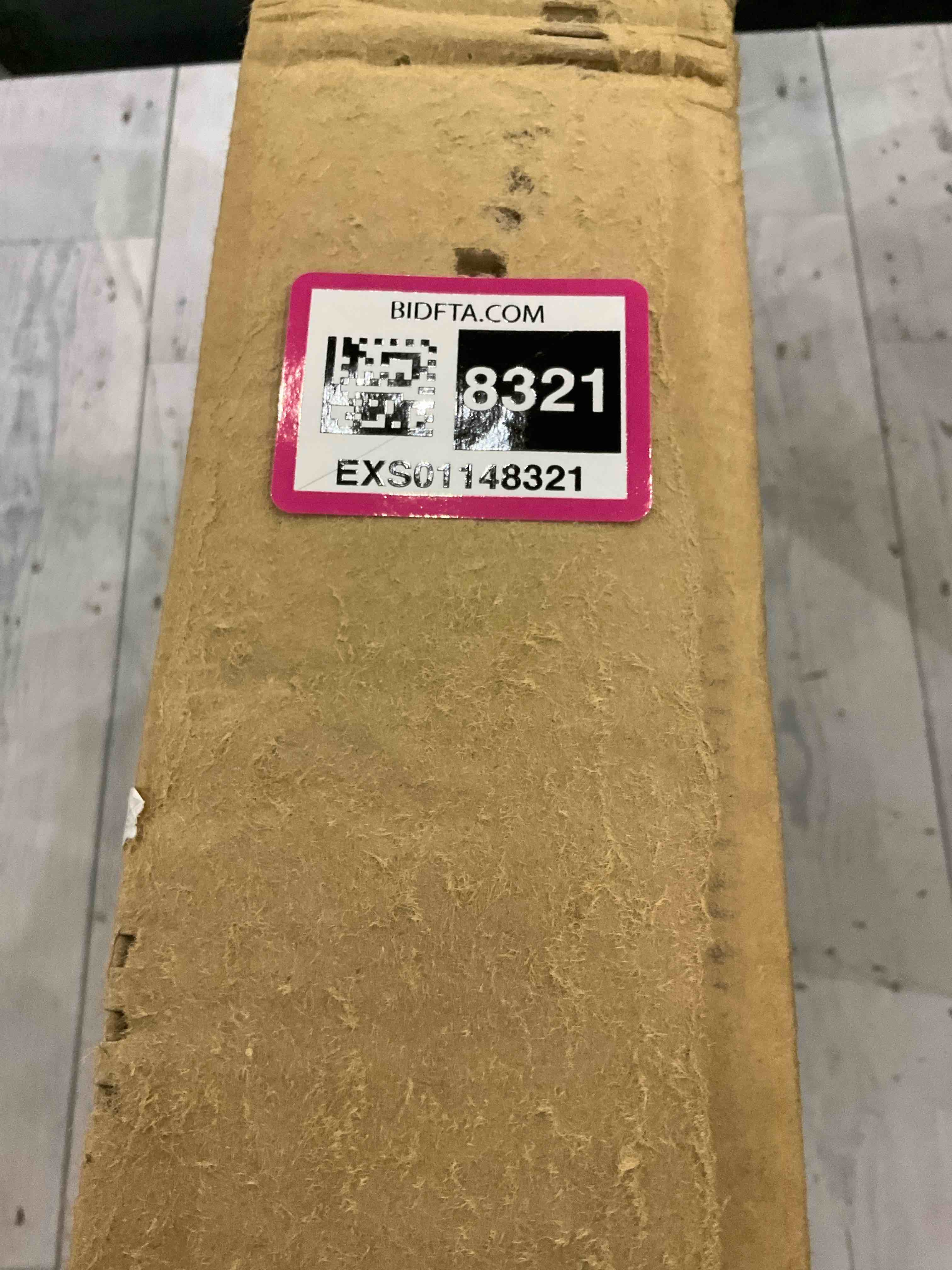 https://s3.amazonaws.com/lotting-images-prod/BargainHunt/EXS01148321_1709036842866.jpeg