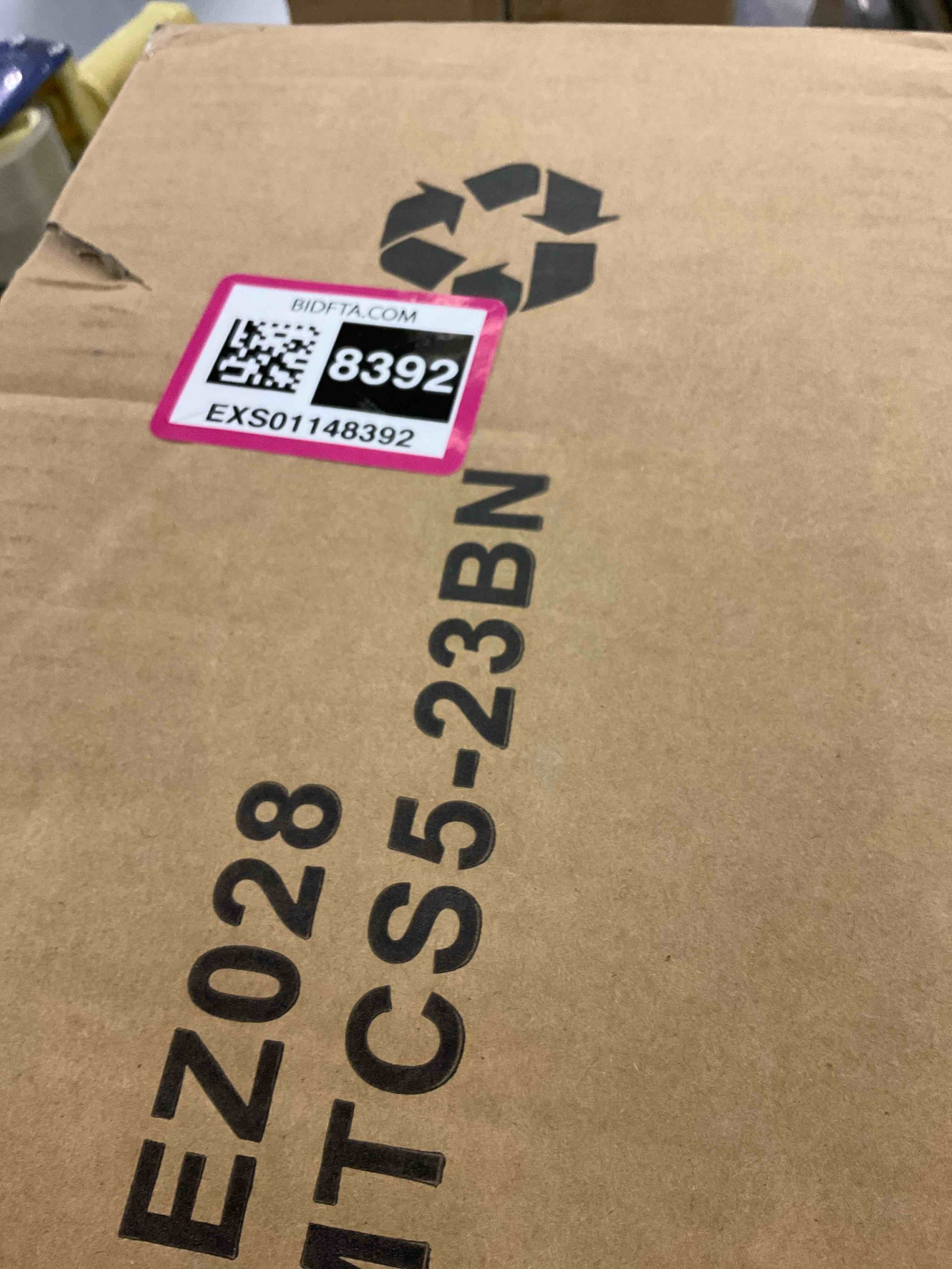 https://s3.amazonaws.com/lotting-images-prod/BargainHunt/EXS01148392_1709046780287.jpeg