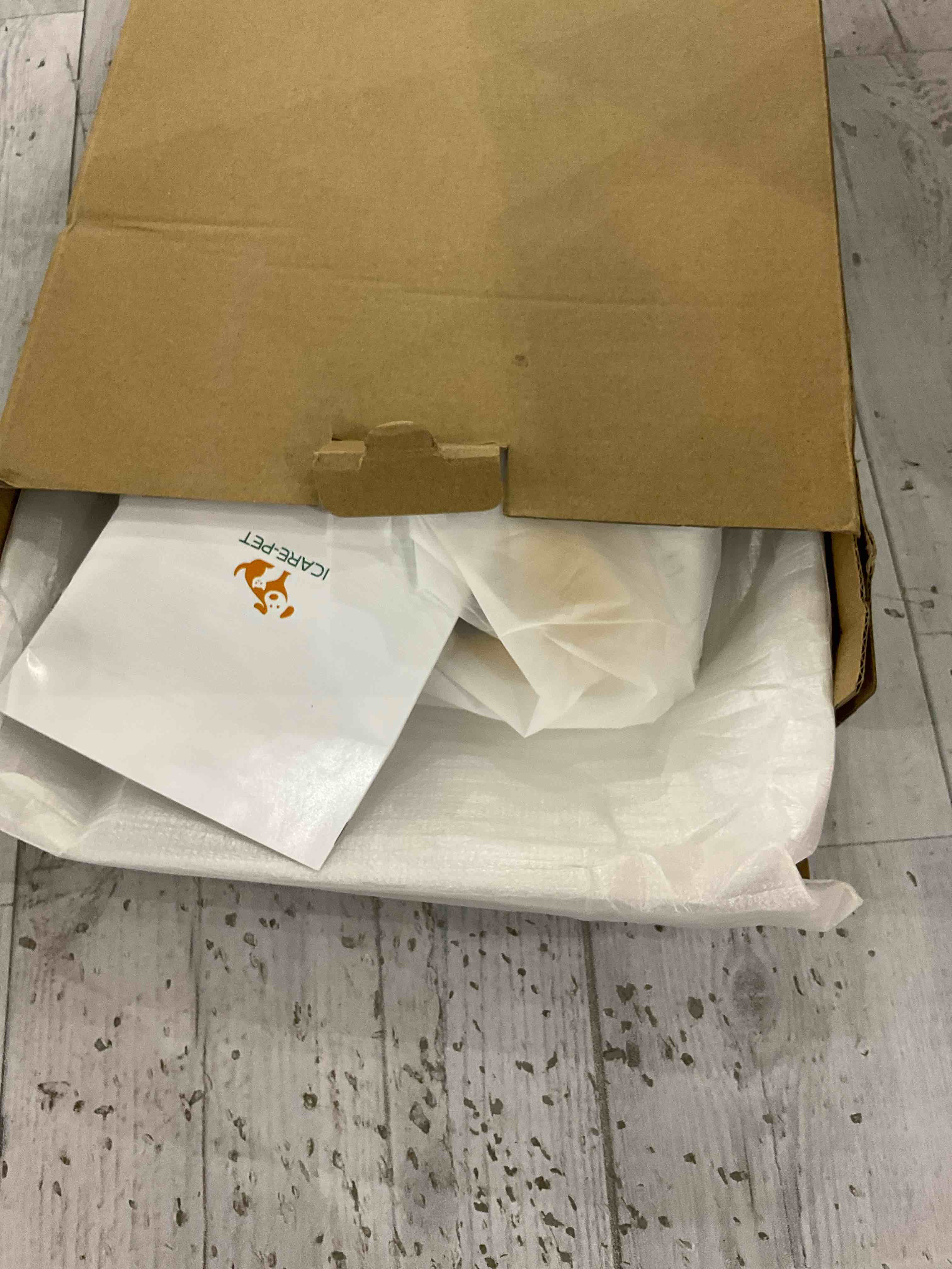 https://s3.amazonaws.com/lotting-images-prod/BargainHunt/EXS01148393_1709046837269.jpeg