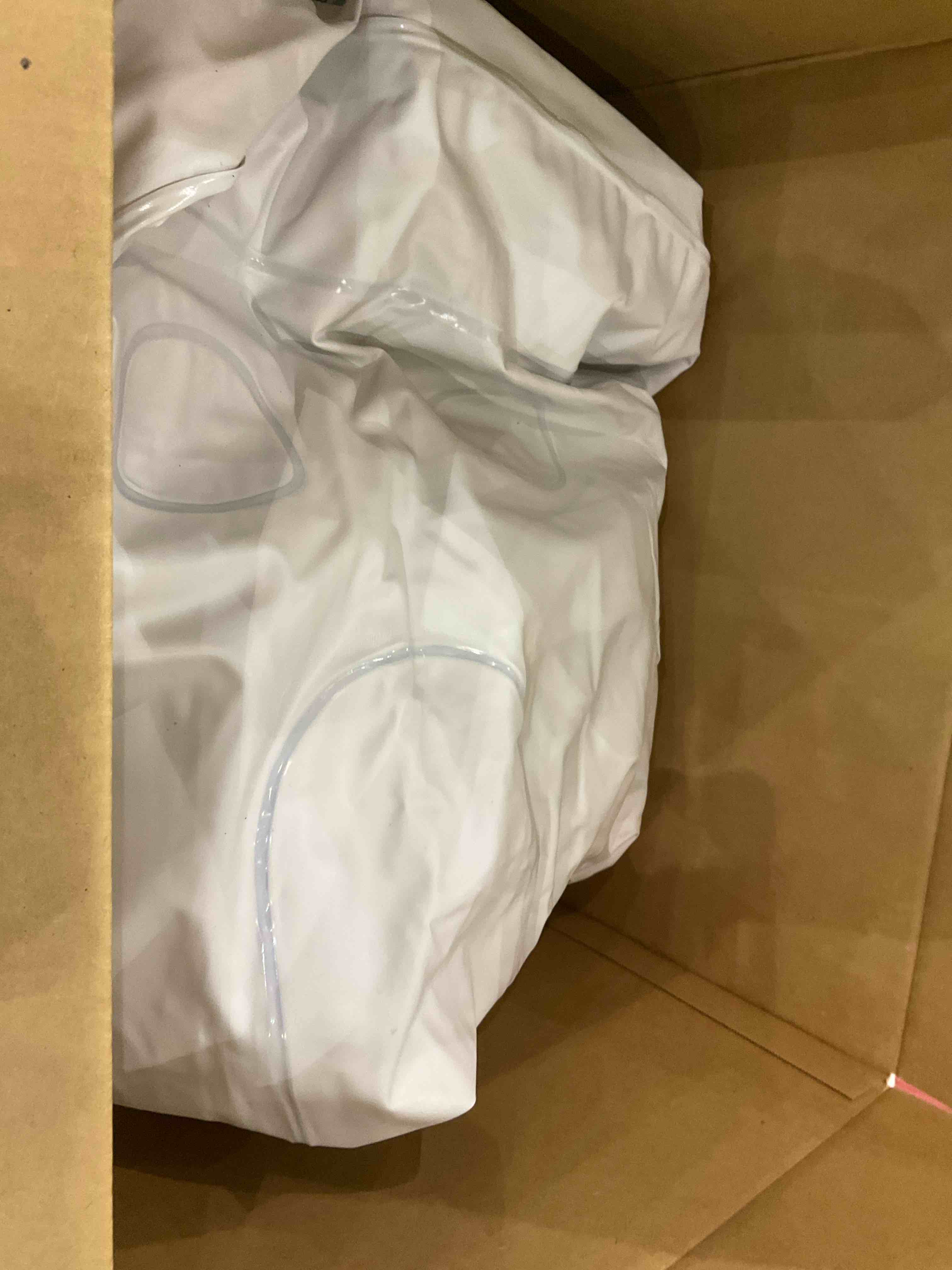 https://s3.amazonaws.com/lotting-images-prod/BargainHunt/EXS01148572_1708090402164.jpeg