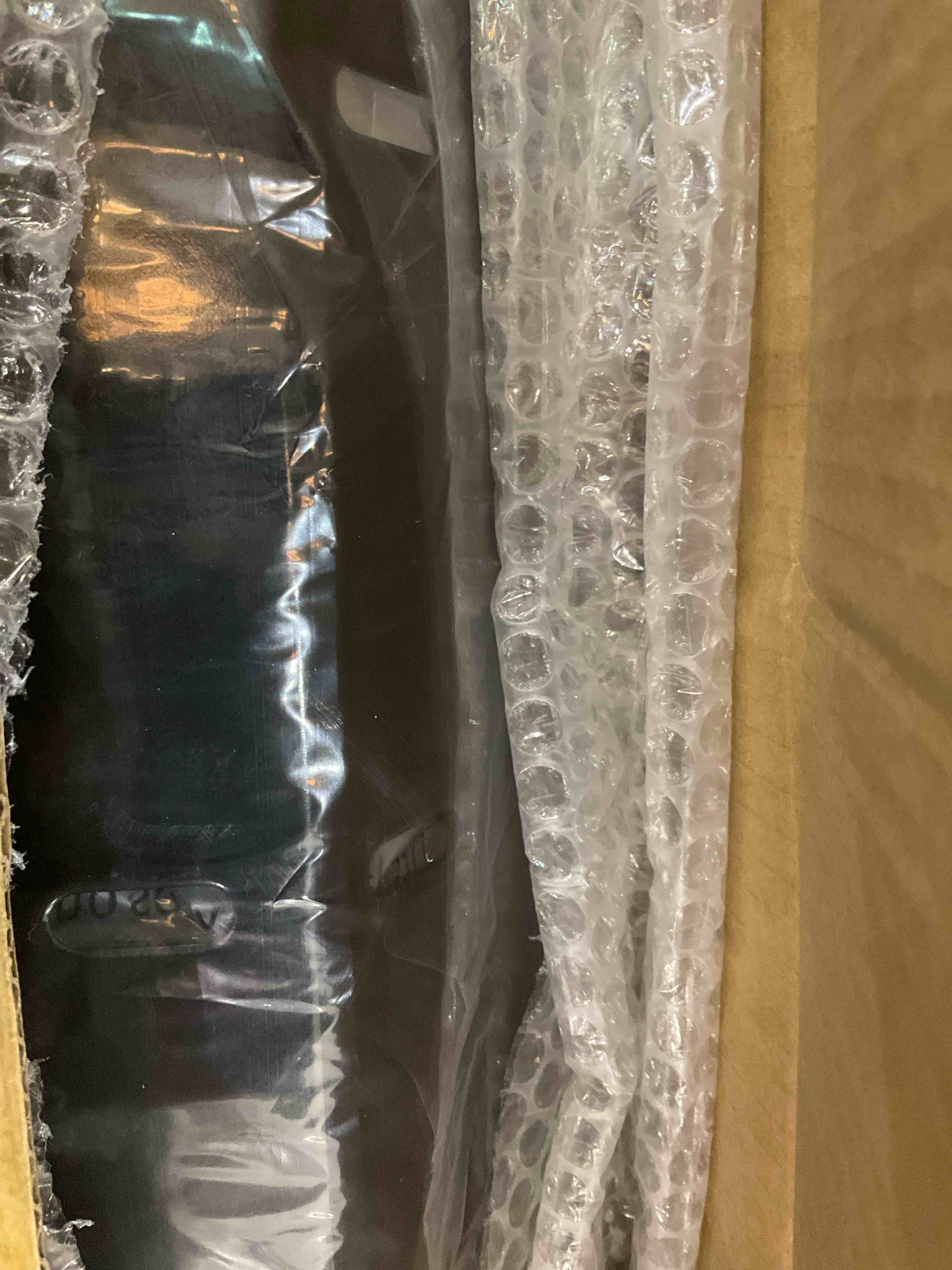 https://s3.amazonaws.com/lotting-images-prod/BargainHunt/EXS01148630_1708107554185.jpeg