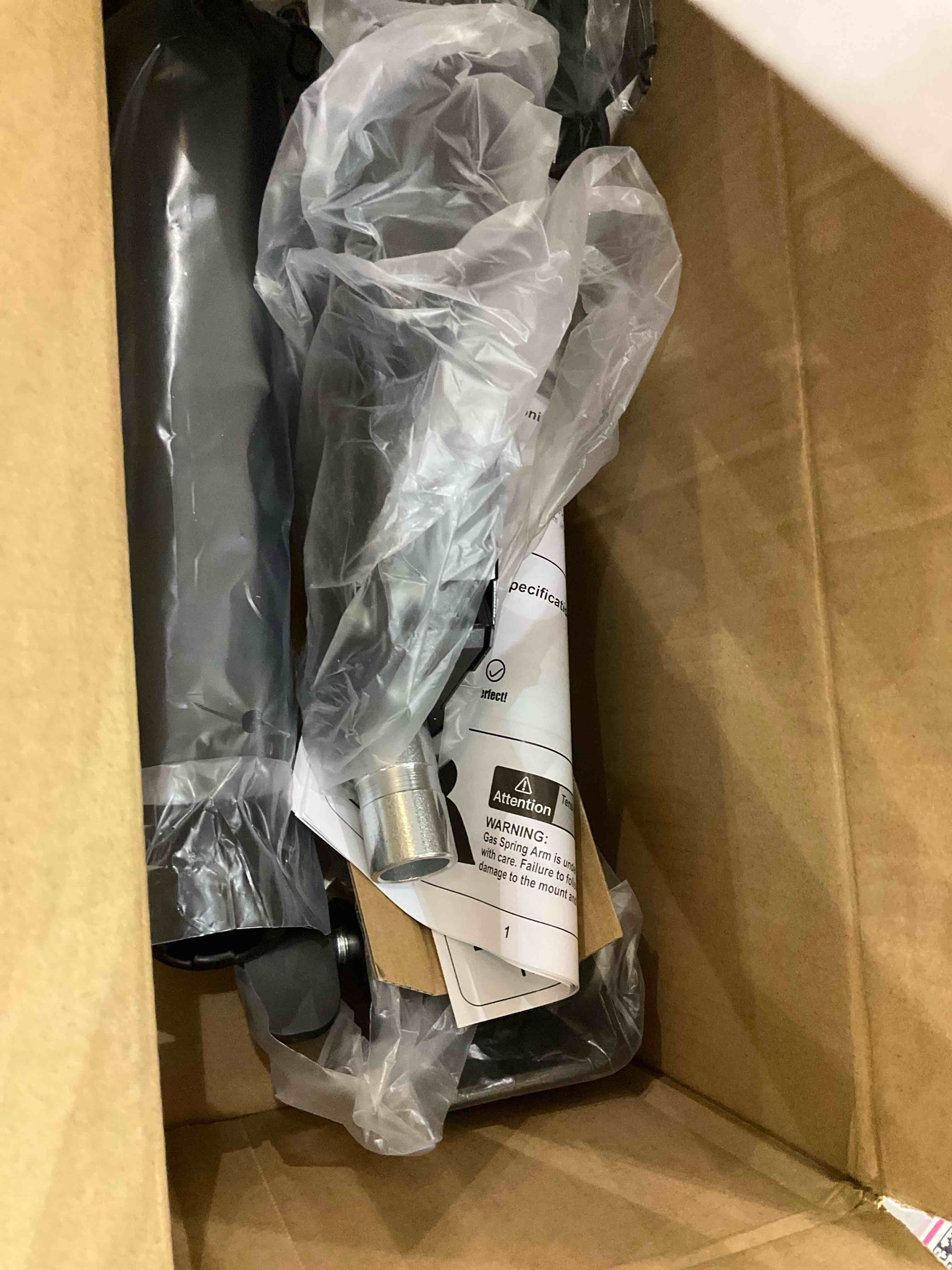 https://s3.amazonaws.com/lotting-images-prod/BargainHunt/EXS01148749_1708371763005.jpeg