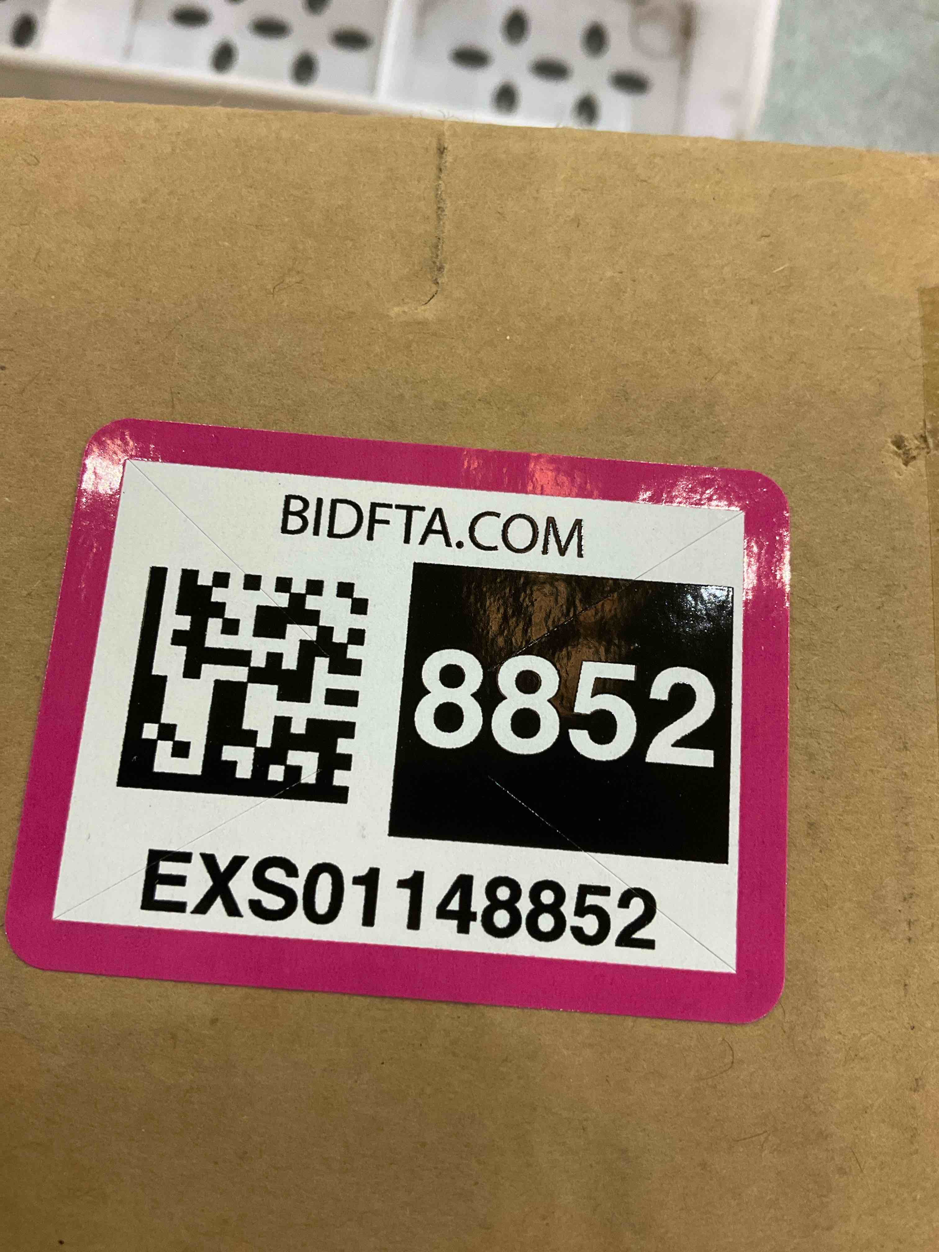 https://s3.amazonaws.com/lotting-images-prod/BargainHunt/EXS01148852_1708528501798.jpeg