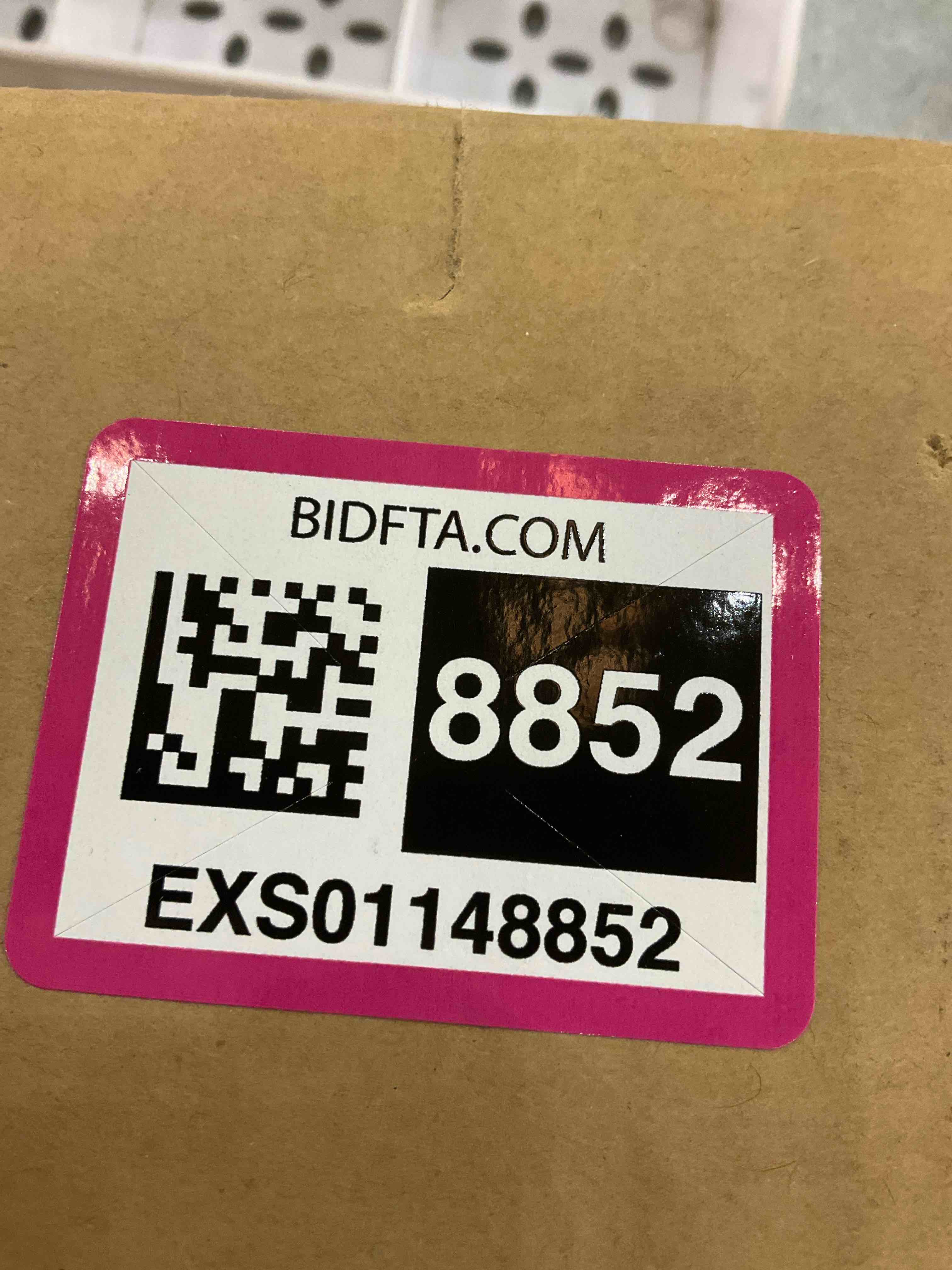 https://s3.amazonaws.com/lotting-images-prod/BargainHunt/EXS01148852_1708528502804.jpeg