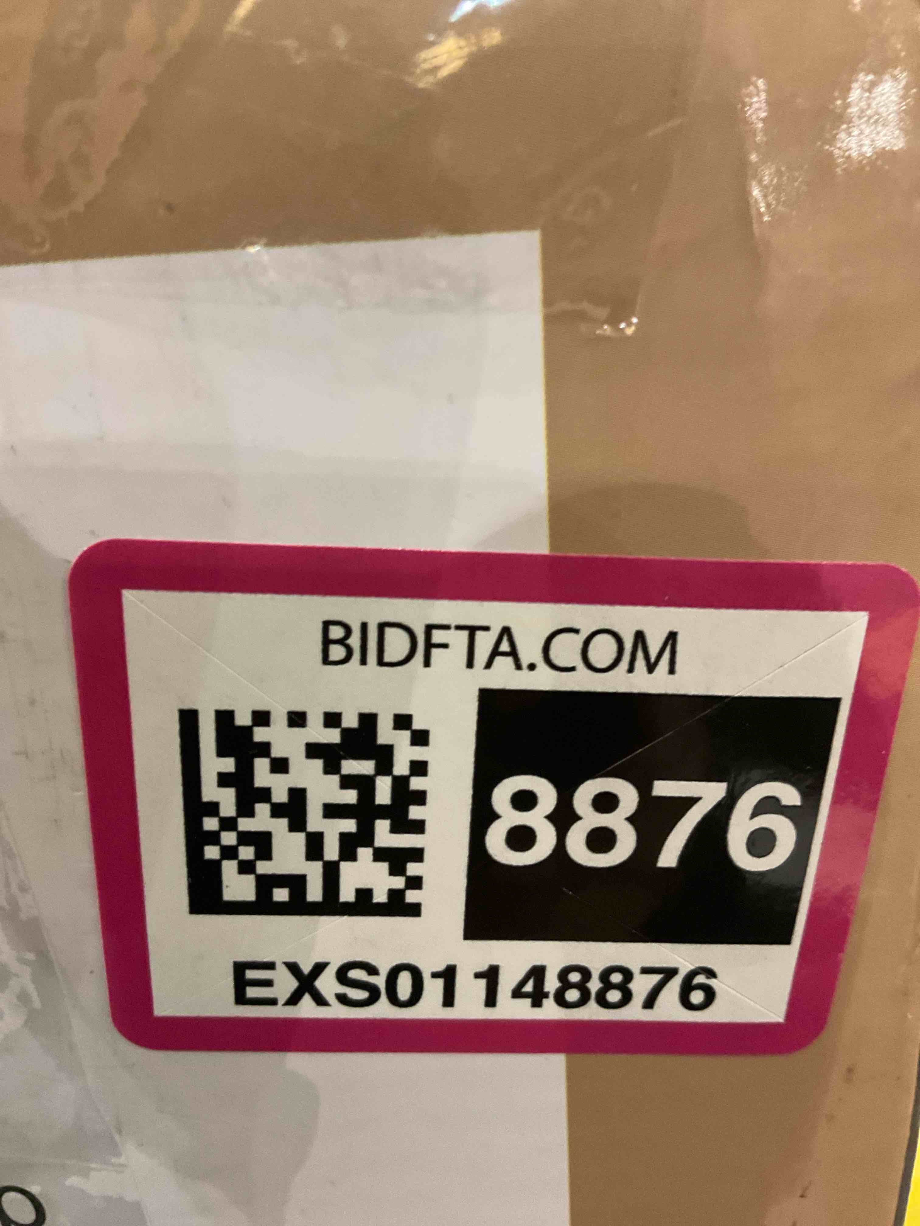 https://s3.amazonaws.com/lotting-images-prod/BargainHunt/EXS01148876_1708531979633.jpeg