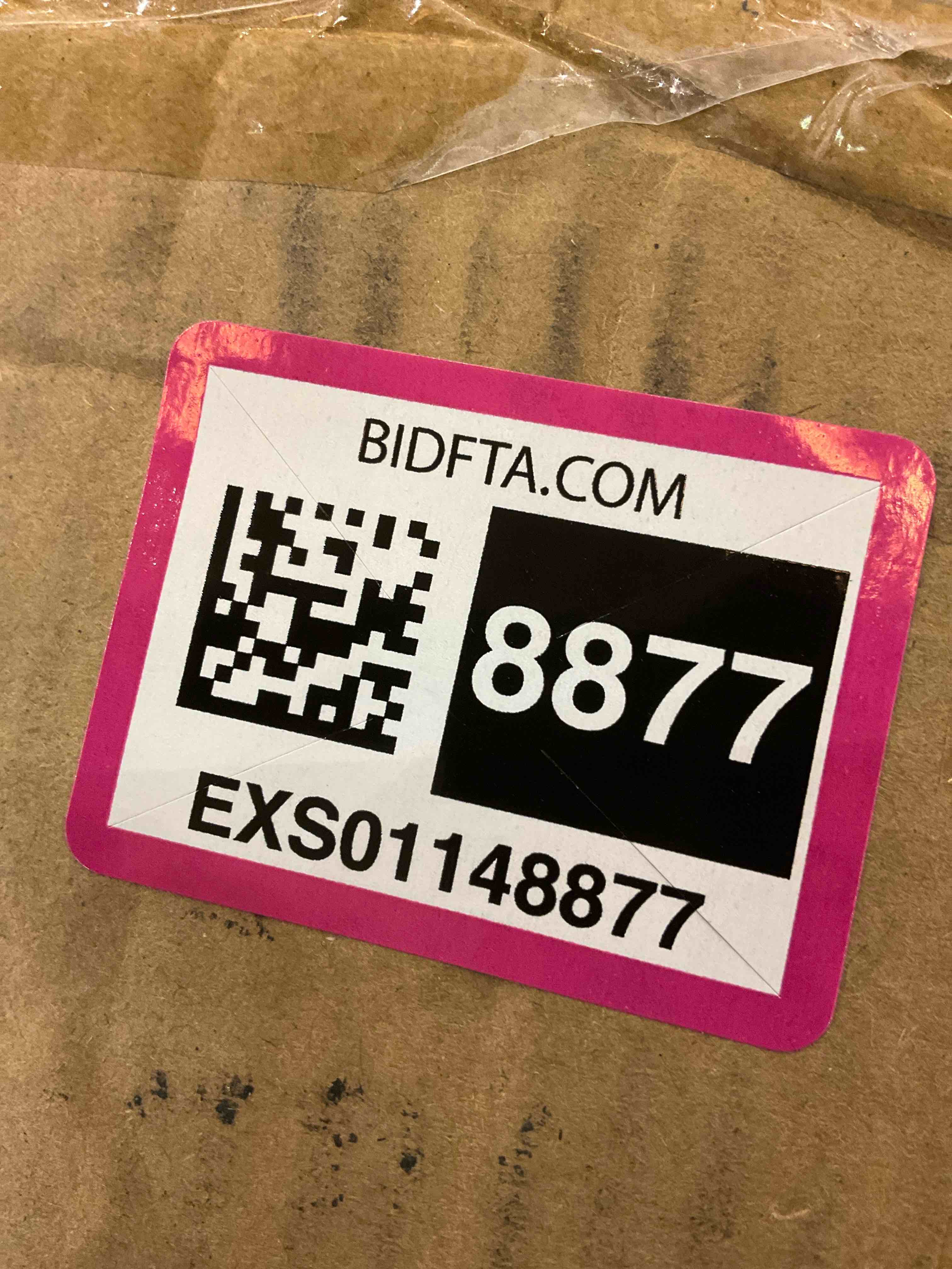 https://s3.amazonaws.com/lotting-images-prod/BargainHunt/EXS01148877_1708532297805.jpeg