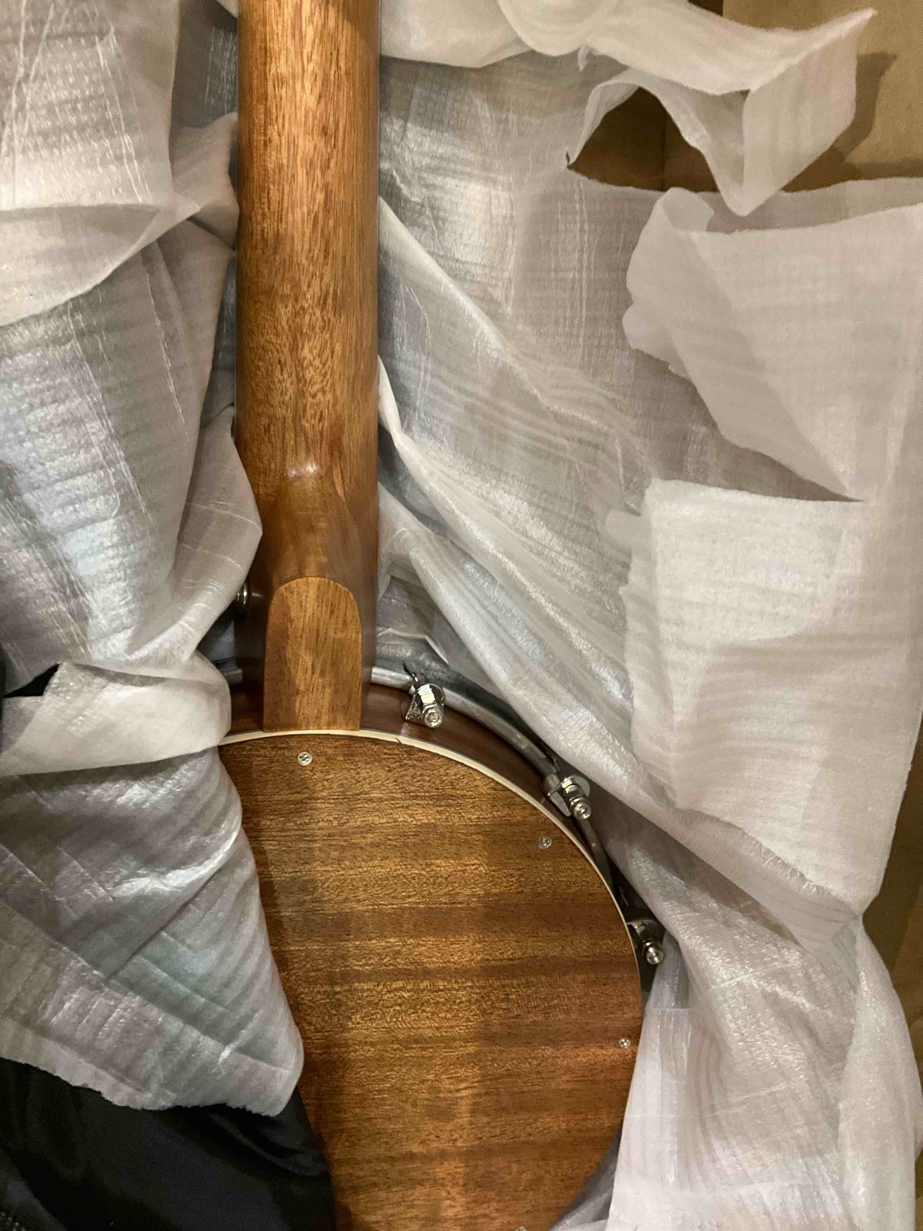 https://s3.amazonaws.com/lotting-images-prod/BargainHunt/EXS01148882_1708532825880.jpeg