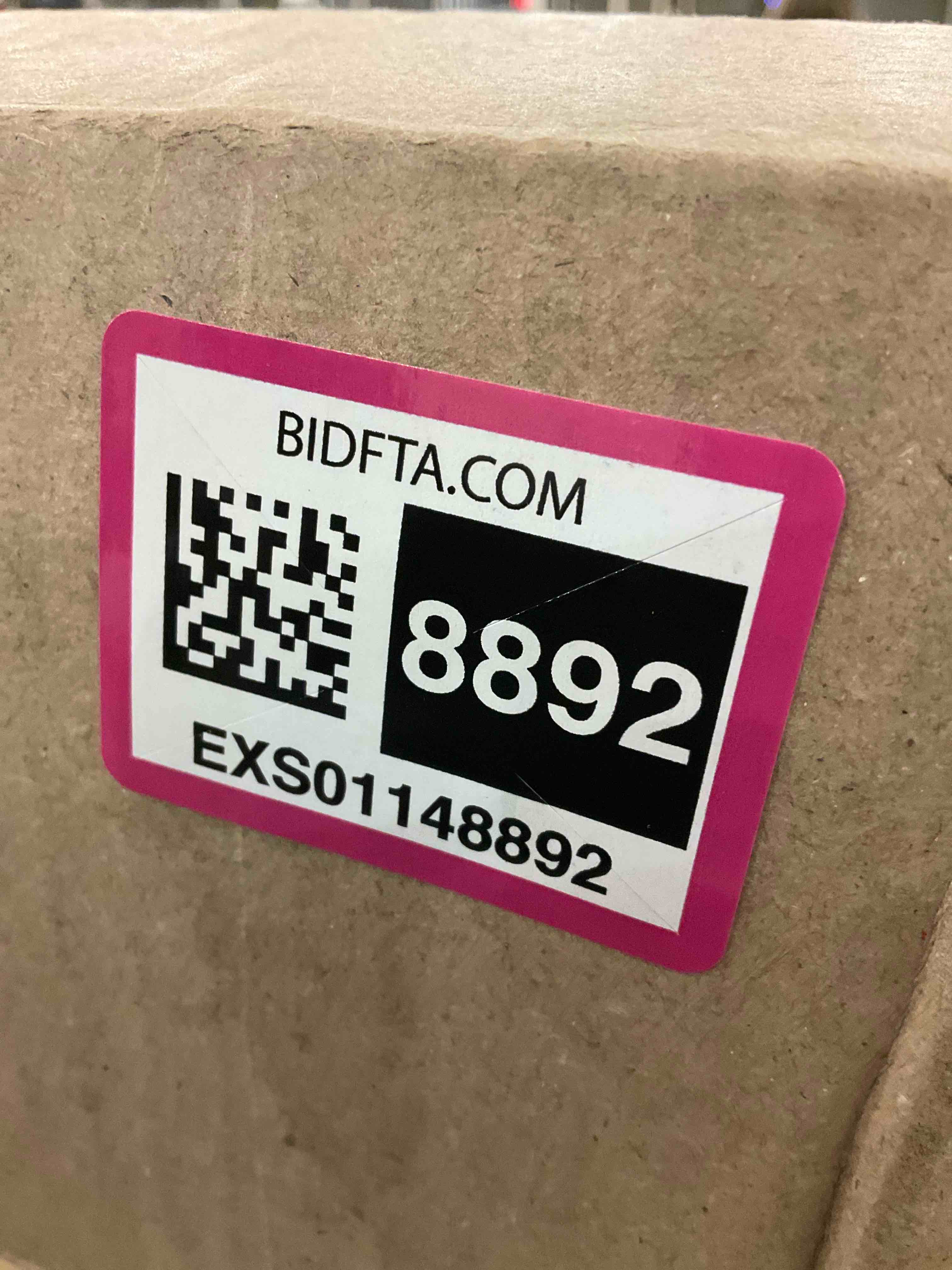 https://s3.amazonaws.com/lotting-images-prod/BargainHunt/EXS01148892_1708537544350.jpeg