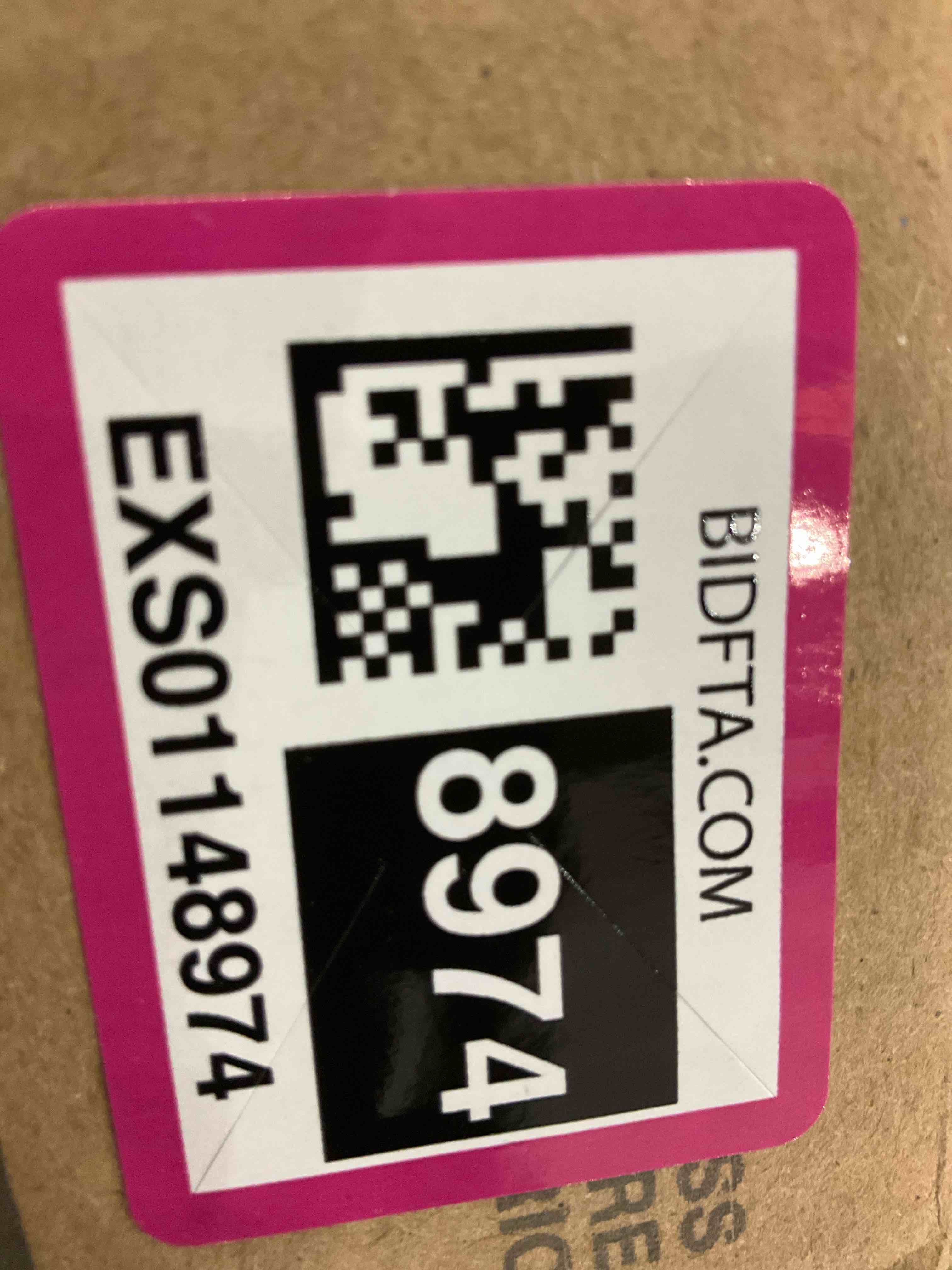 https://s3.amazonaws.com/lotting-images-prod/BargainHunt/EXS01148974_1708619207383.jpeg