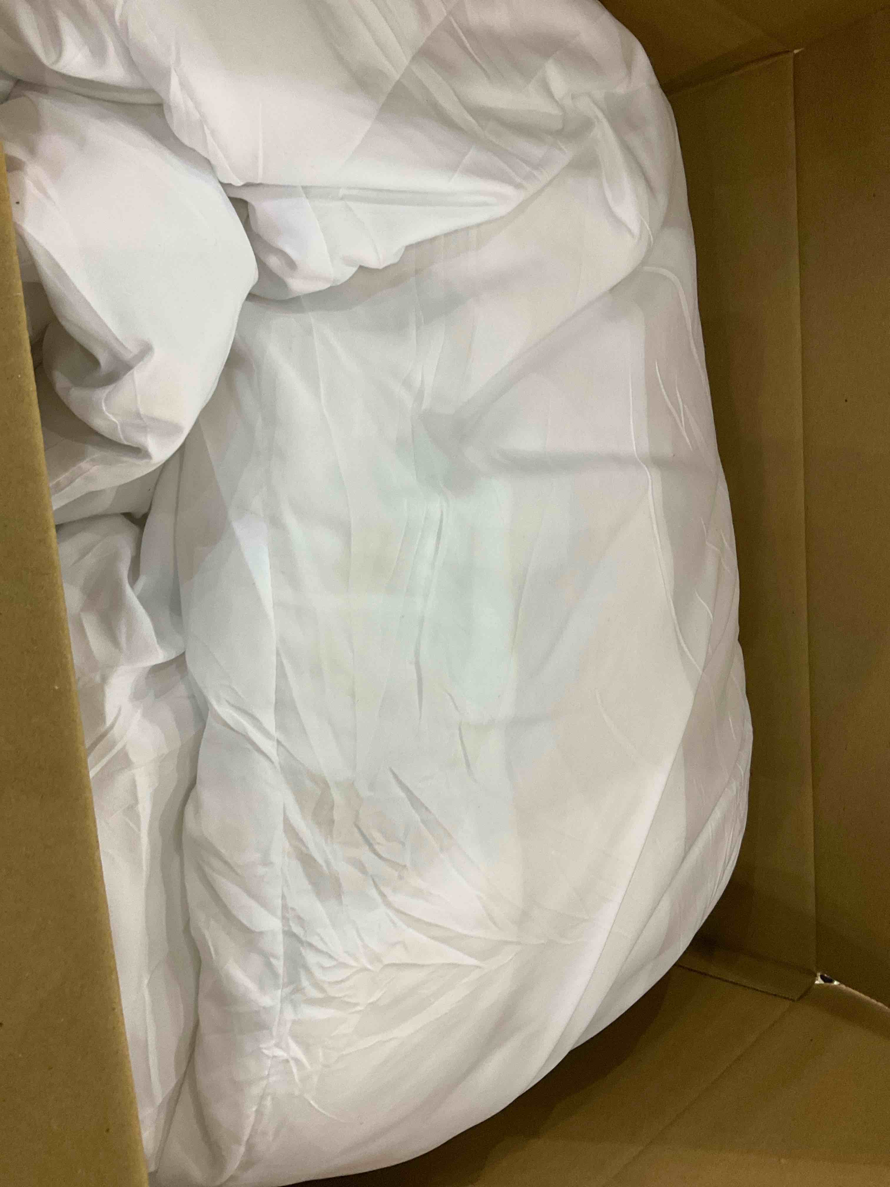 https://s3.amazonaws.com/lotting-images-prod/BargainHunt/EXS01148991_1708624415568.jpeg