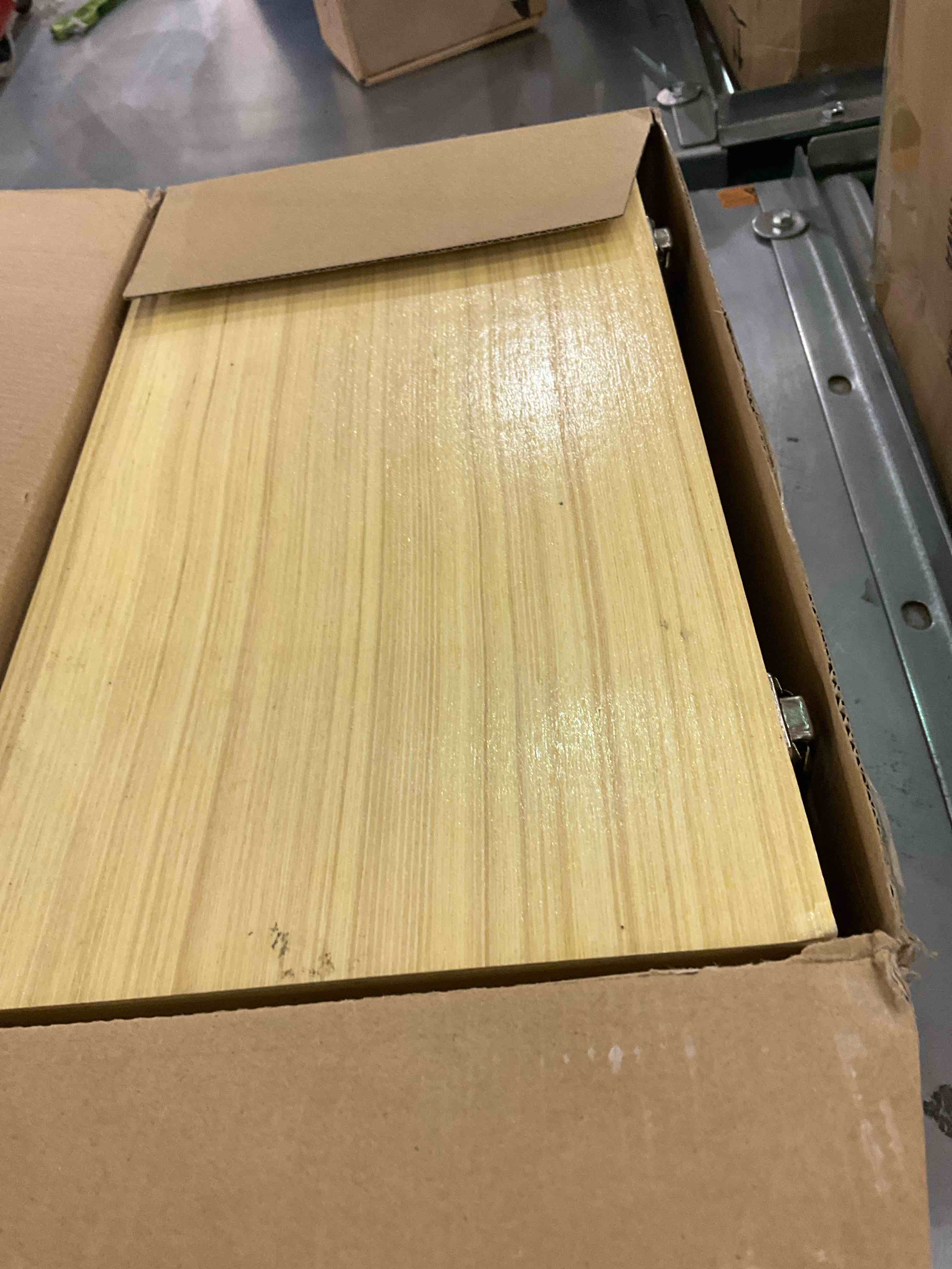 https://s3.amazonaws.com/lotting-images-prod/BargainHunt/EXS01149407_1708694273294.jpeg