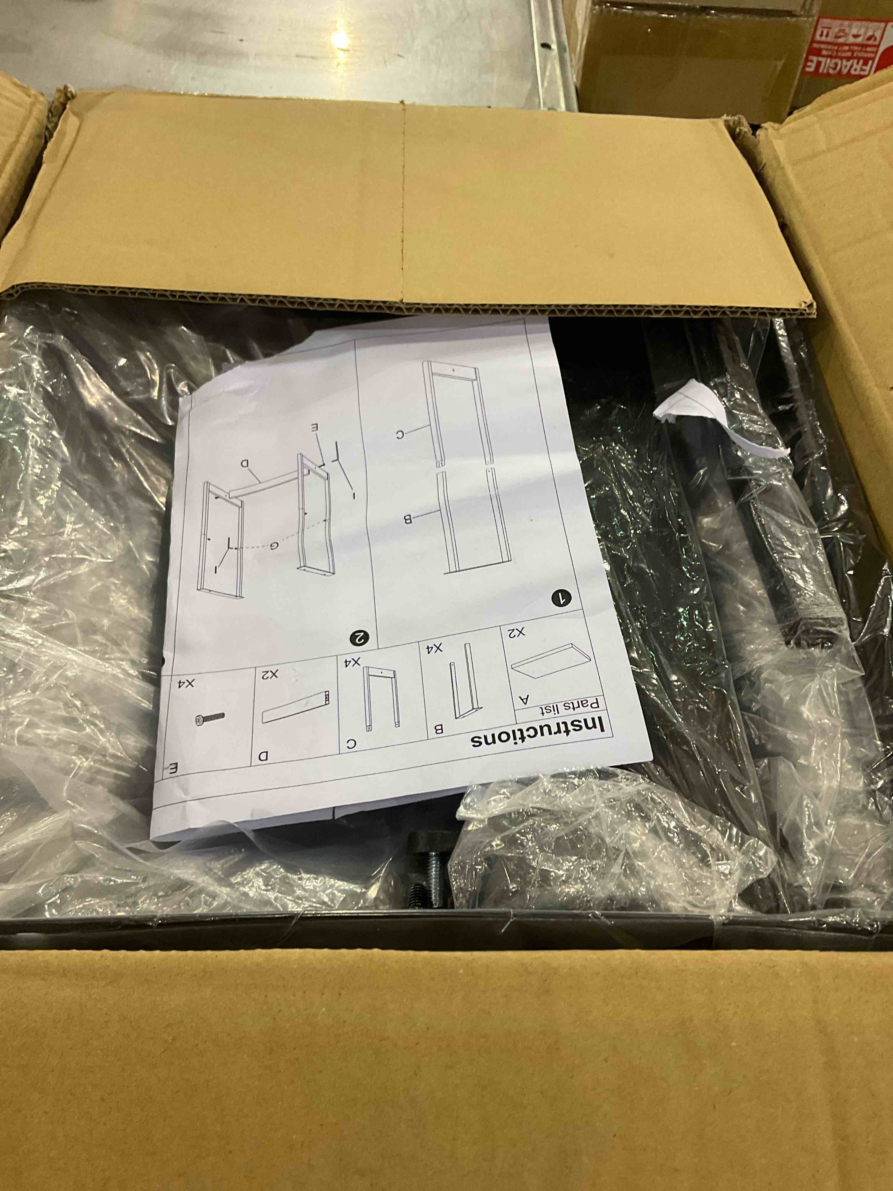 https://s3.amazonaws.com/lotting-images-prod/BargainHunt/EXS01149416_1708695385174.jpeg