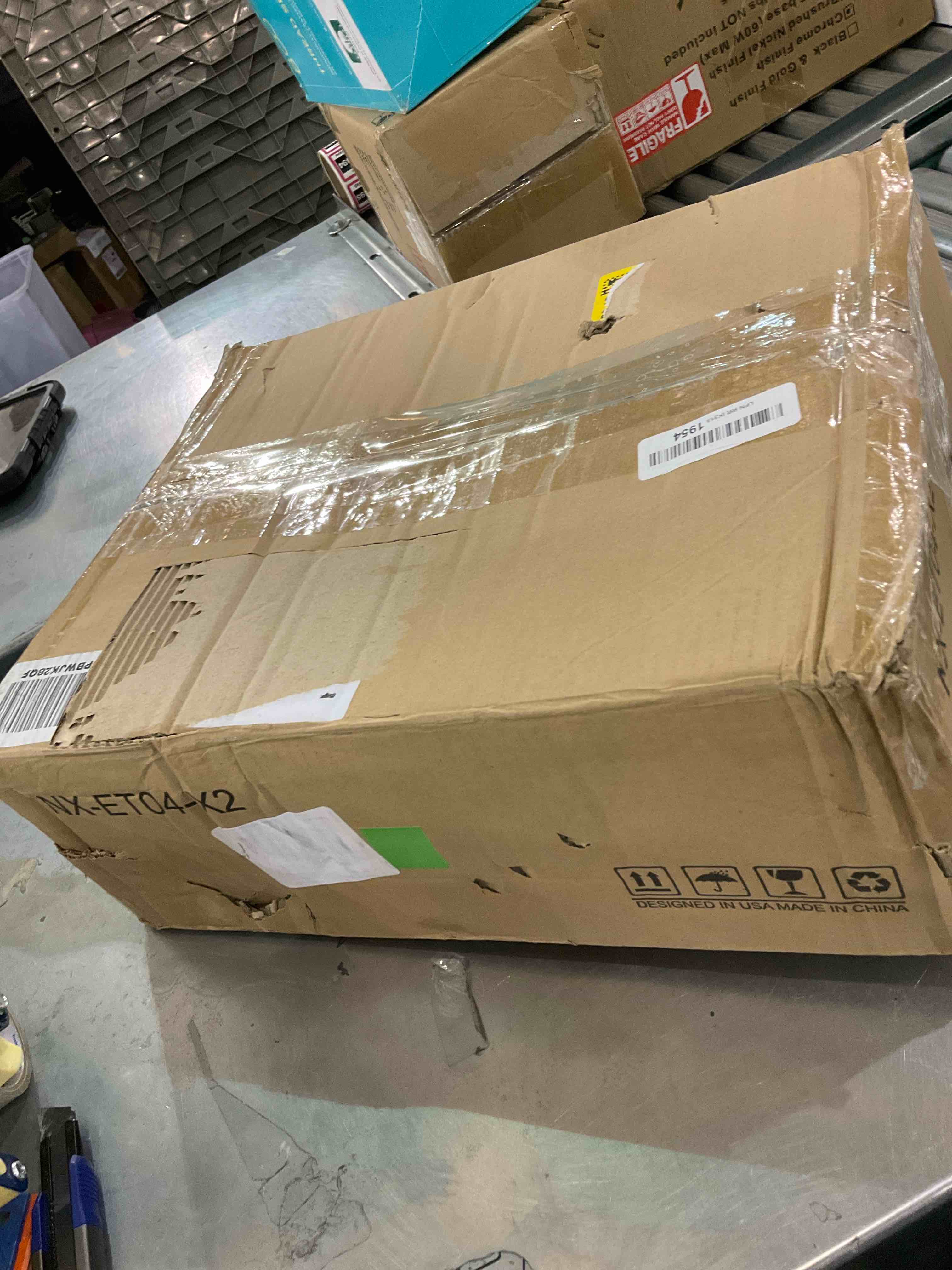 https://s3.amazonaws.com/lotting-images-prod/BargainHunt/EXS01149416_1708695403775.jpeg