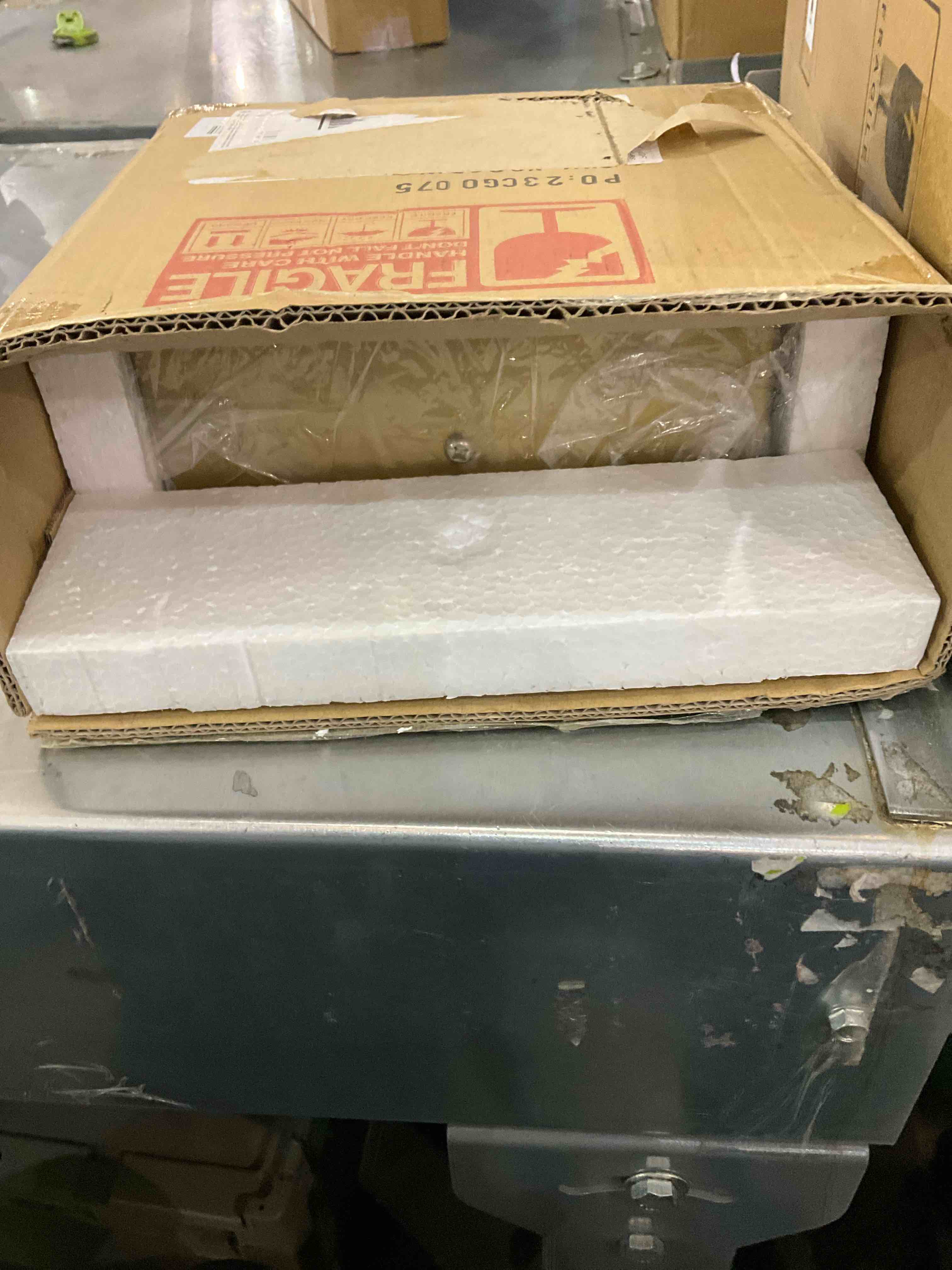 https://s3.amazonaws.com/lotting-images-prod/BargainHunt/EXS01149431_1708698781694.jpeg