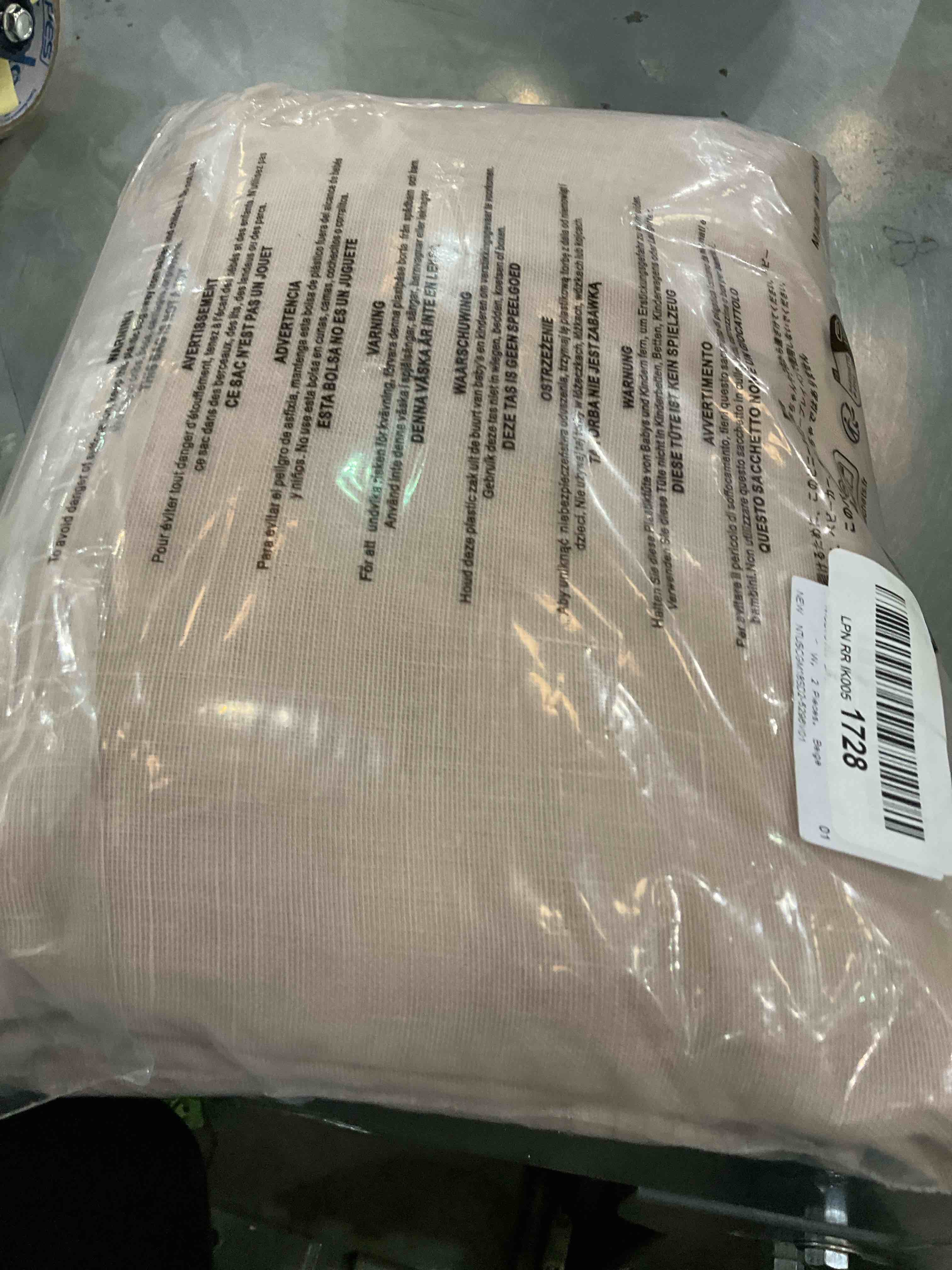 https://s3.amazonaws.com/lotting-images-prod/BargainHunt/EXS01149466_1708703140509.jpeg