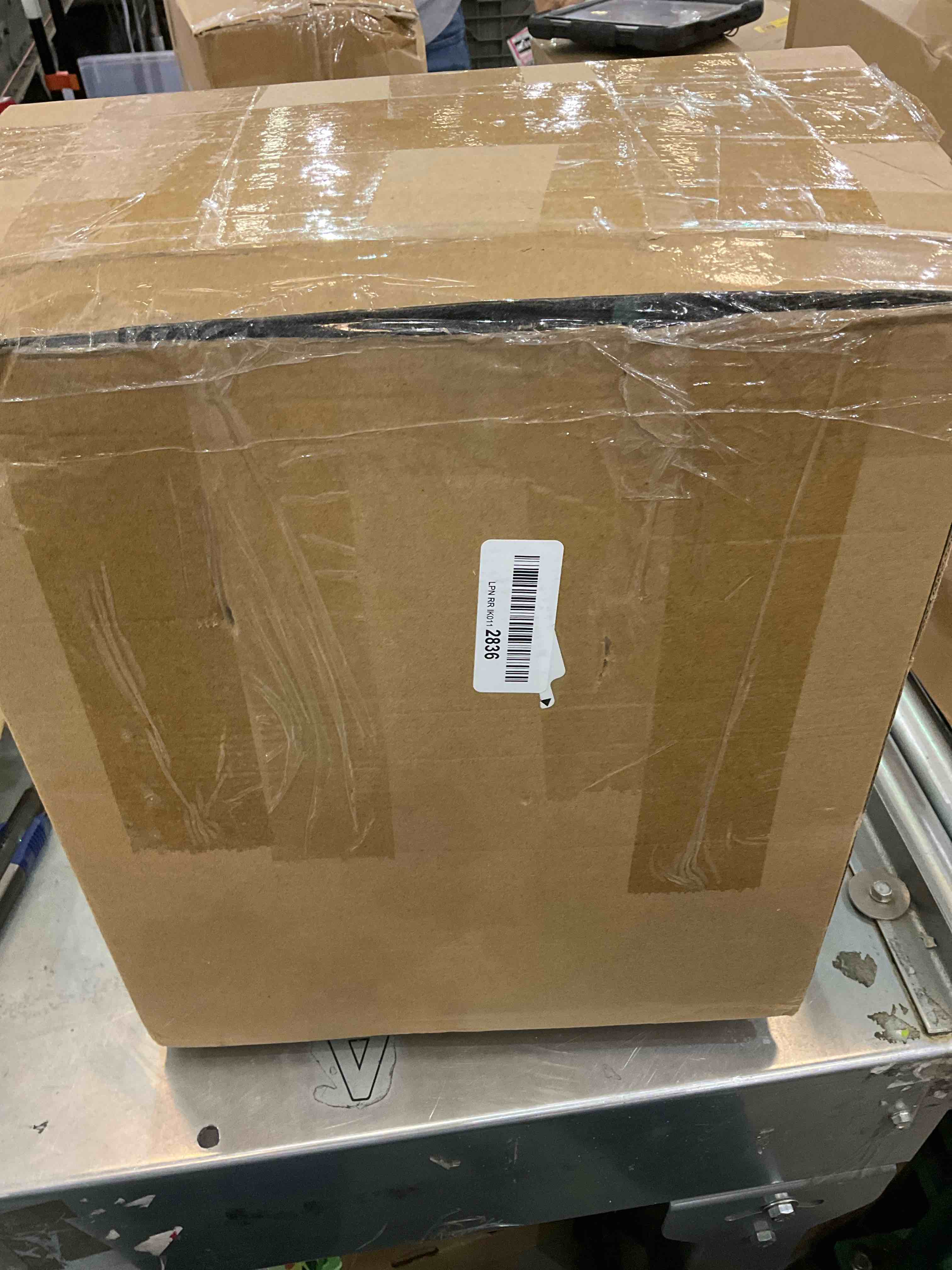 https://s3.amazonaws.com/lotting-images-prod/BargainHunt/EXS01149482_1708705156130.jpeg
