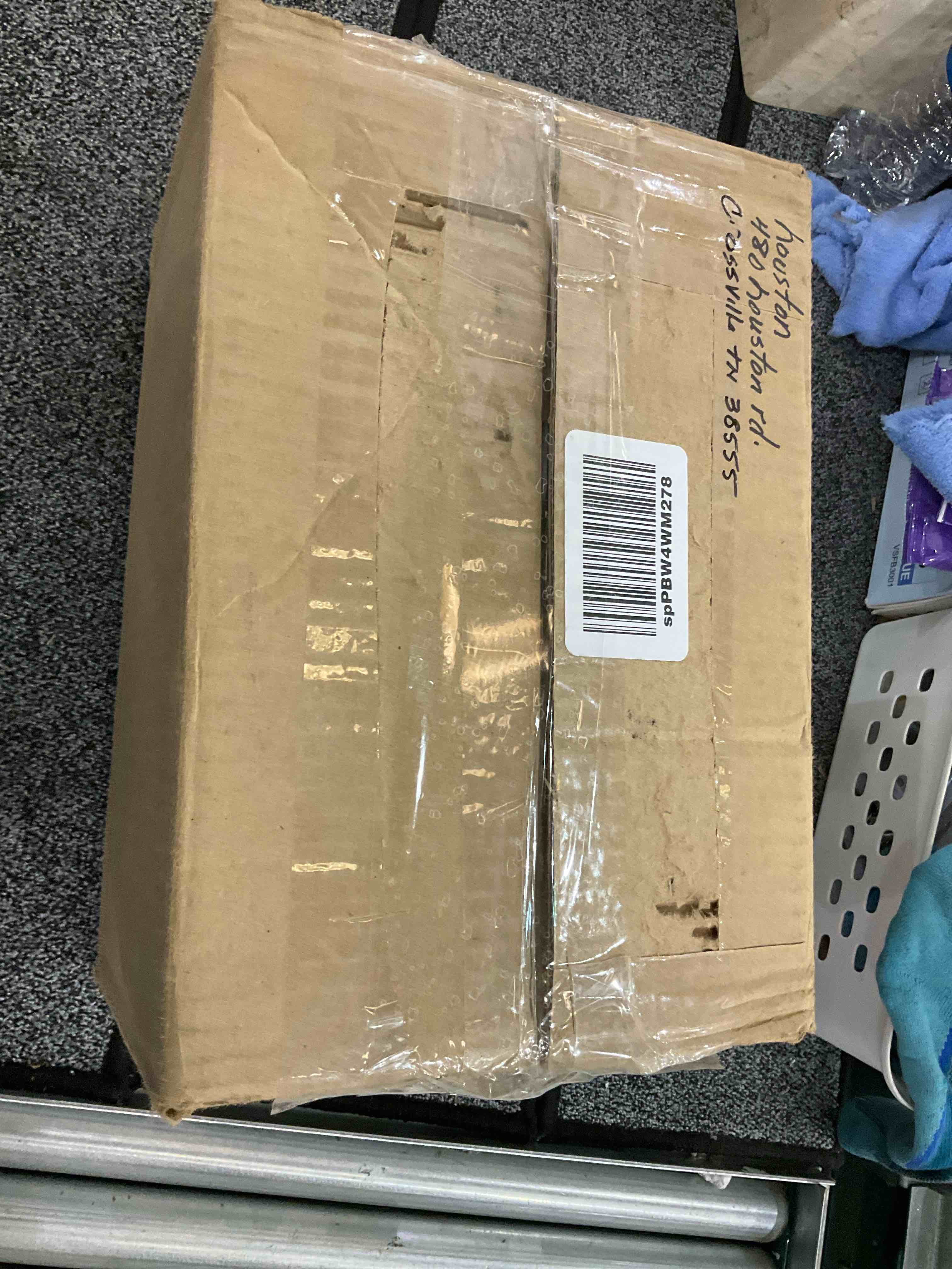 https://s3.amazonaws.com/lotting-images-prod/BargainHunt/EXS01149561_1708102275099.jpeg