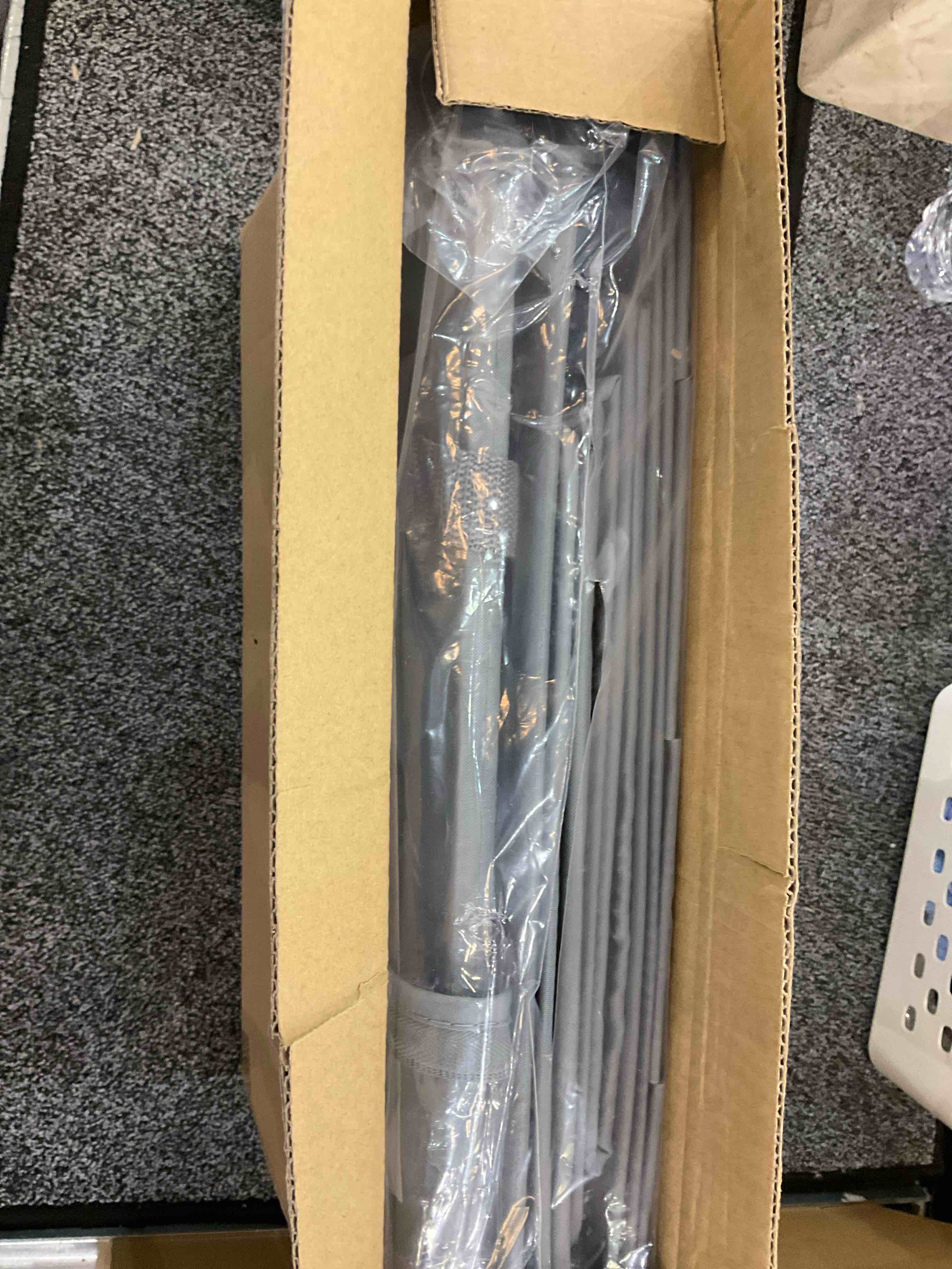 https://s3.amazonaws.com/lotting-images-prod/BargainHunt/EXS01149736_1708371887050.jpeg