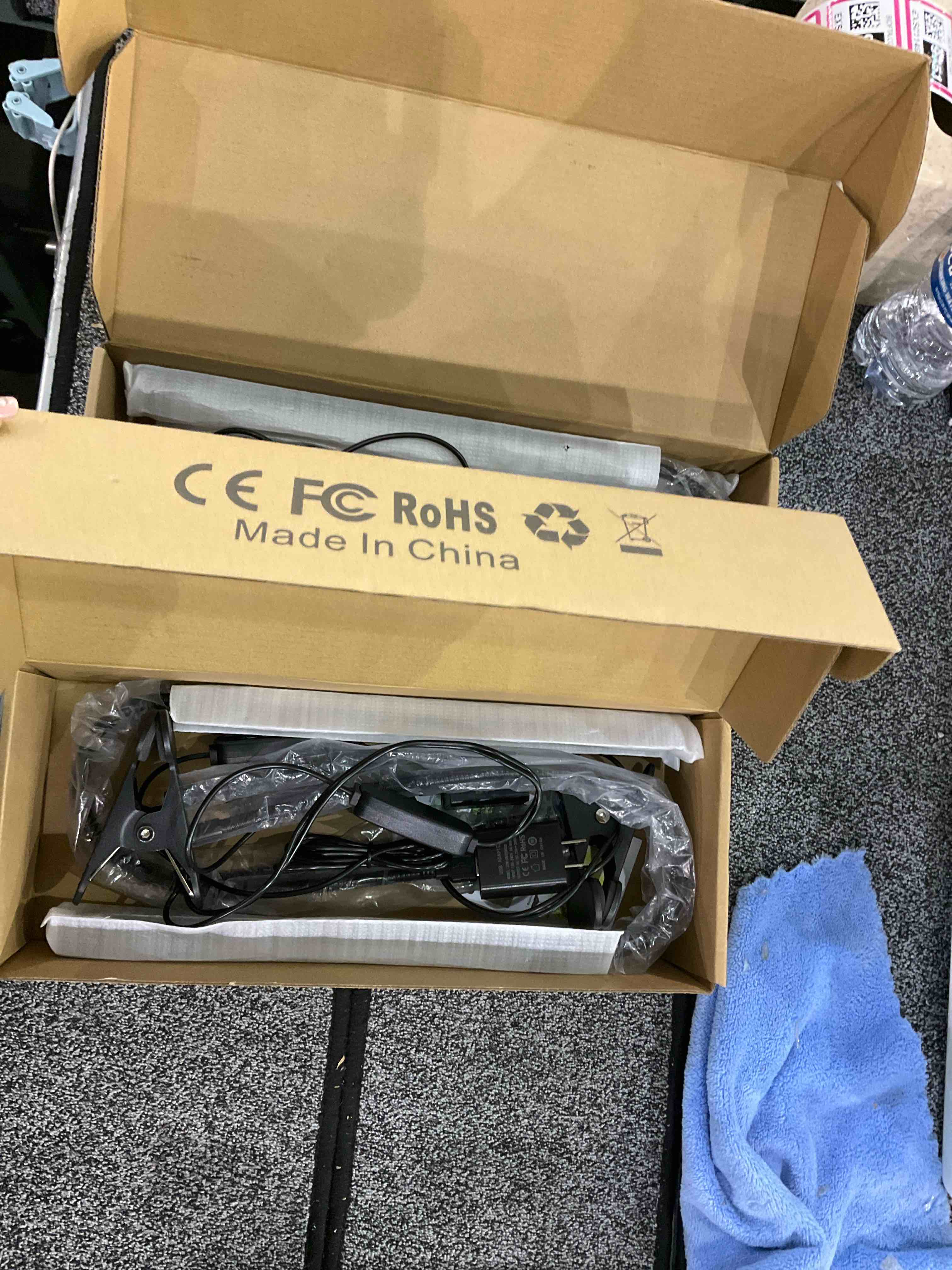 https://s3.amazonaws.com/lotting-images-prod/BargainHunt/EXS01149746_1708431516176.jpeg