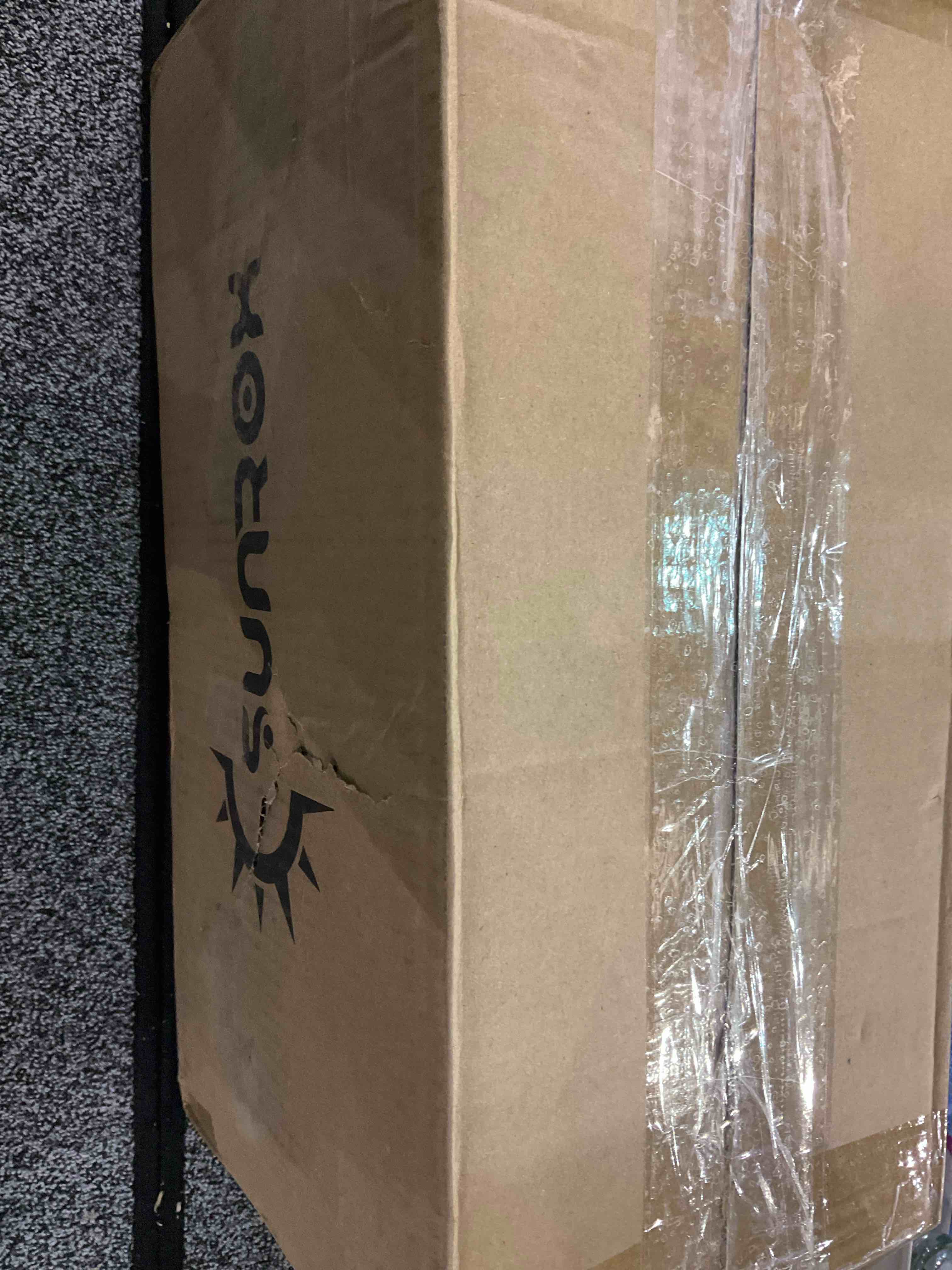 https://s3.amazonaws.com/lotting-images-prod/BargainHunt/EXS01149775_1708435758219.jpeg