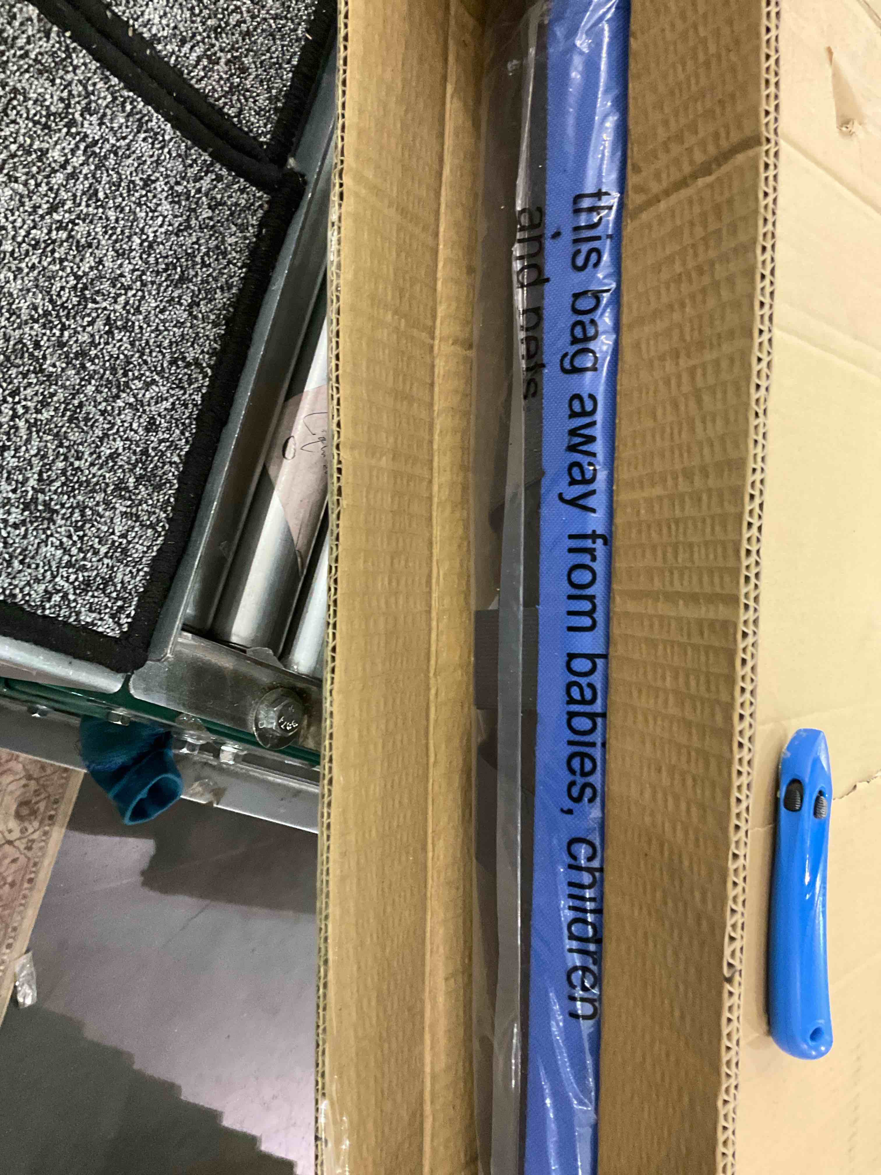https://s3.amazonaws.com/lotting-images-prod/BargainHunt/EXS01149898_1708520843371.jpeg