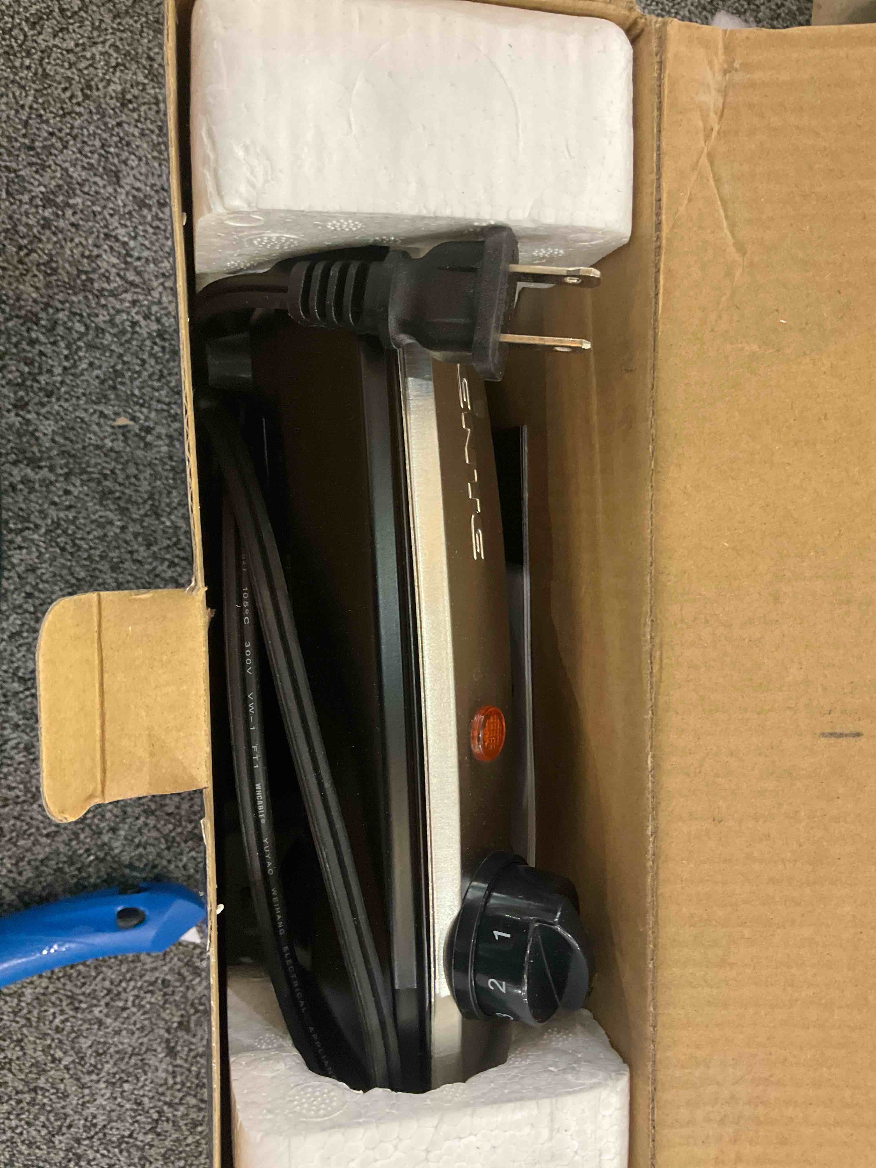 https://s3.amazonaws.com/lotting-images-prod/BargainHunt/EXS01149944_1708532842683.jpeg