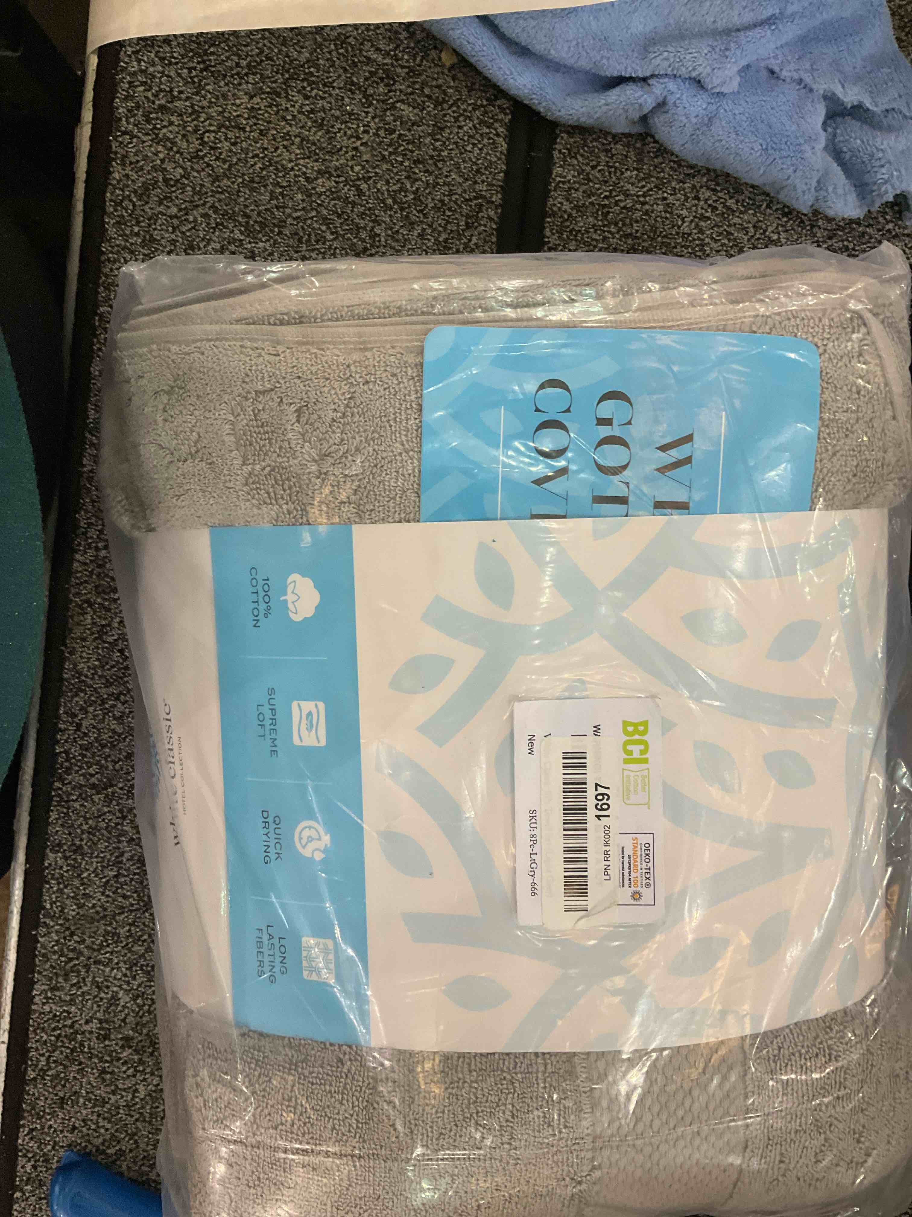 https://s3.amazonaws.com/lotting-images-prod/BargainHunt/EXS01149998_1708545760271.jpeg