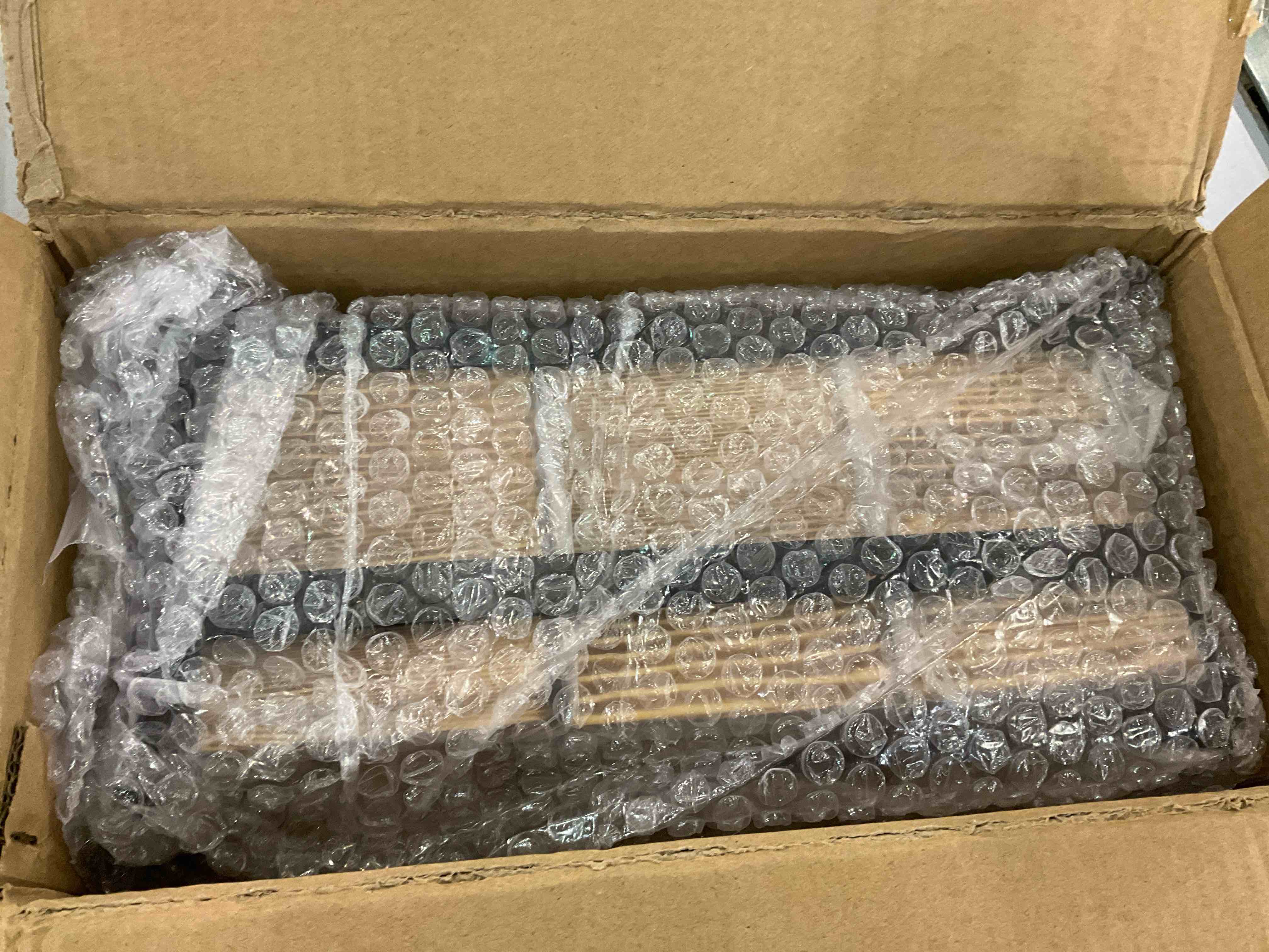 https://s3.amazonaws.com/lotting-images-prod/BargainHunt/EXS01152416_1706547171937.jpeg