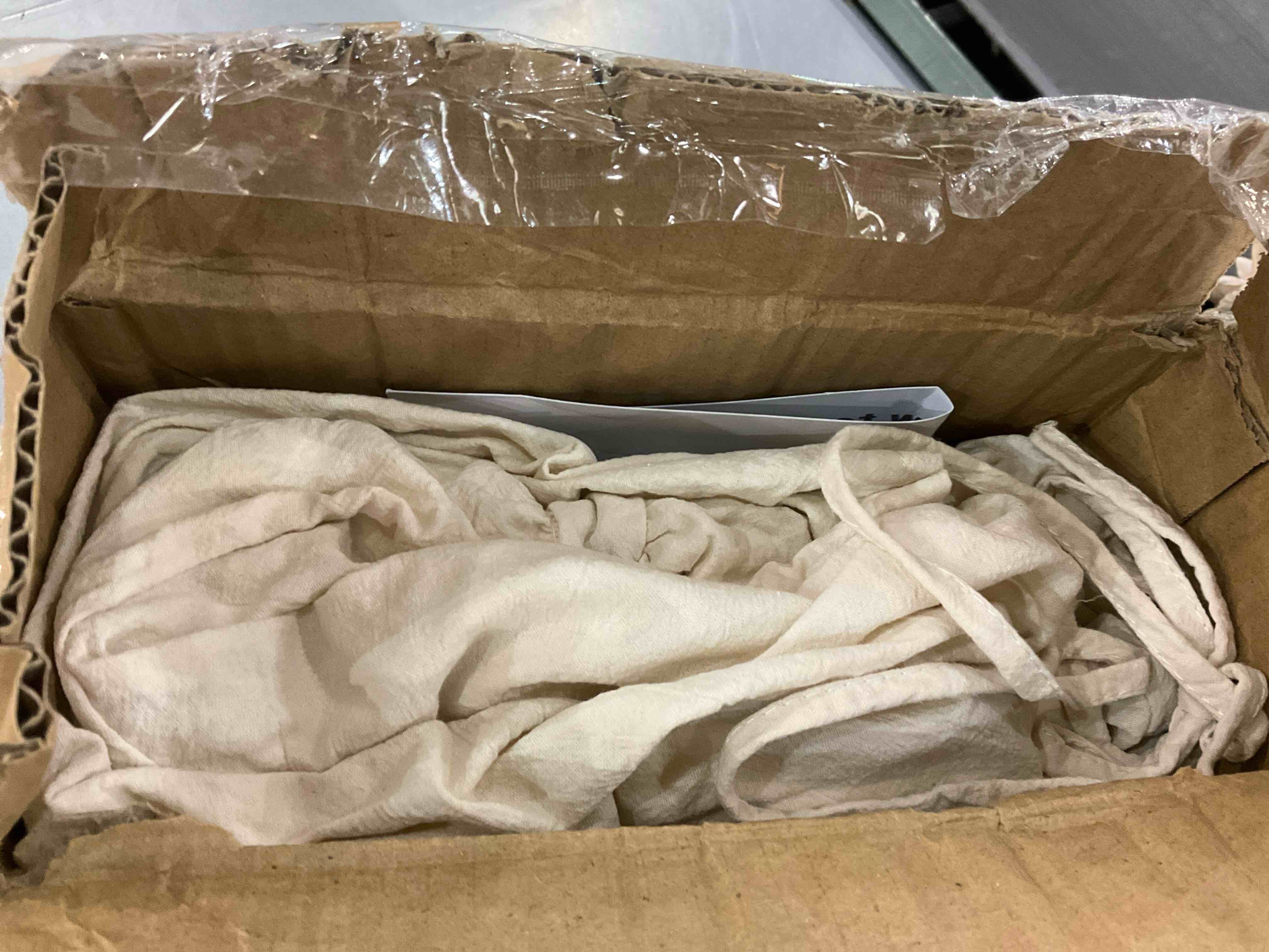 https://s3.amazonaws.com/lotting-images-prod/BargainHunt/EXS01152424_1706550976266.jpeg