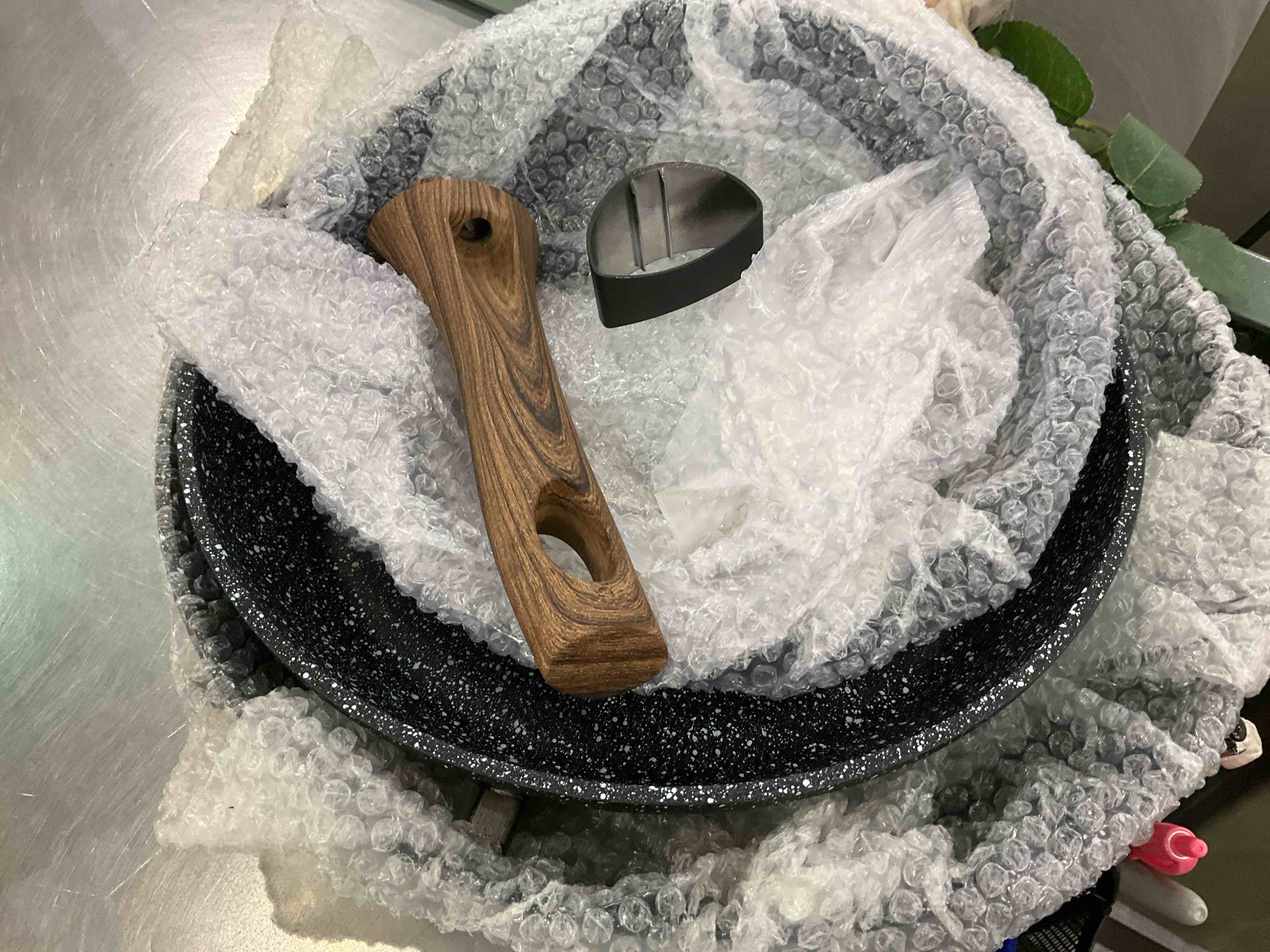 https://s3.amazonaws.com/lotting-images-prod/BargainHunt/EXS01152427_1706551720318.jpeg