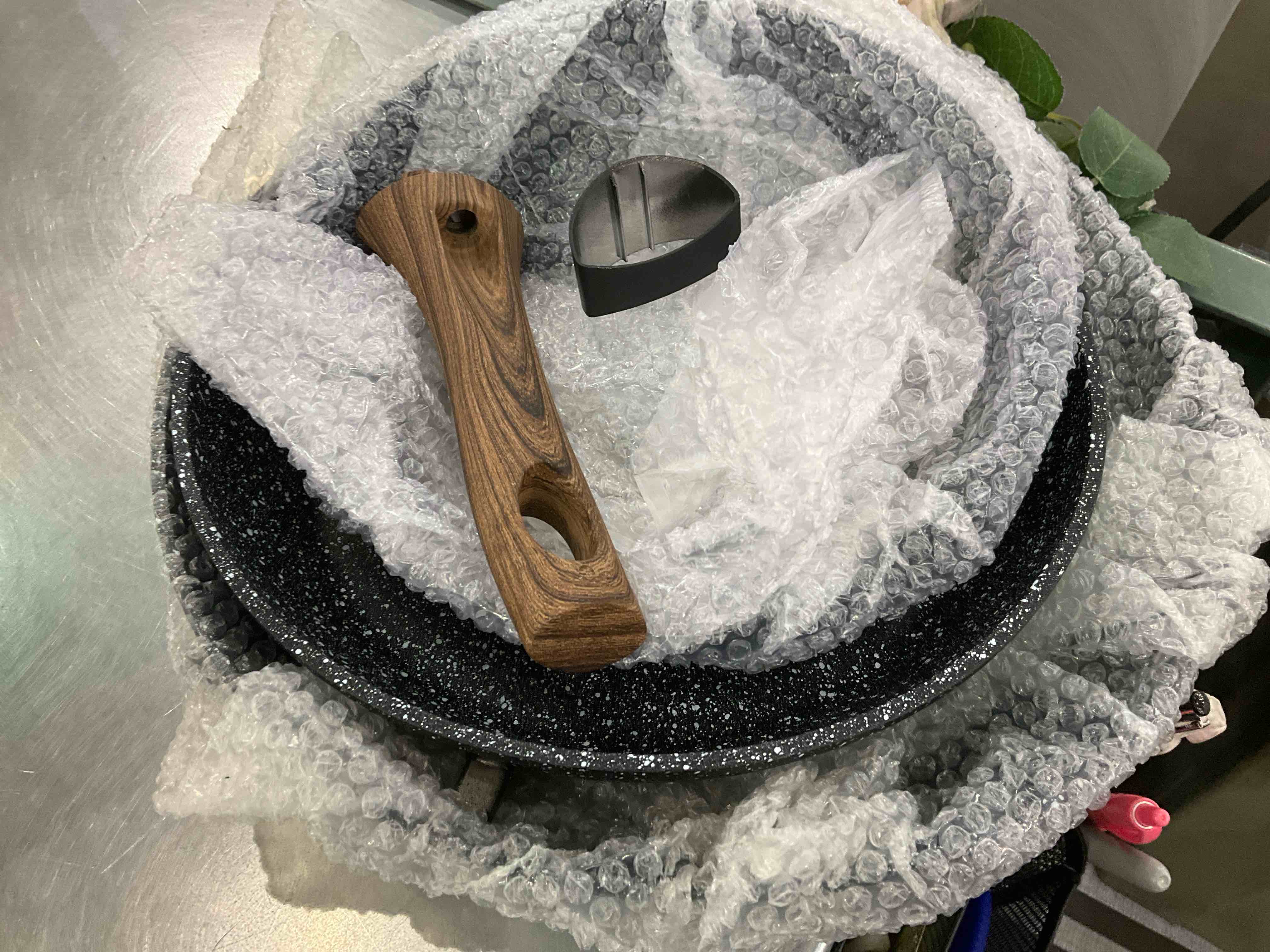 https://s3.amazonaws.com/lotting-images-prod/BargainHunt/EXS01152427_1706551721998.jpeg