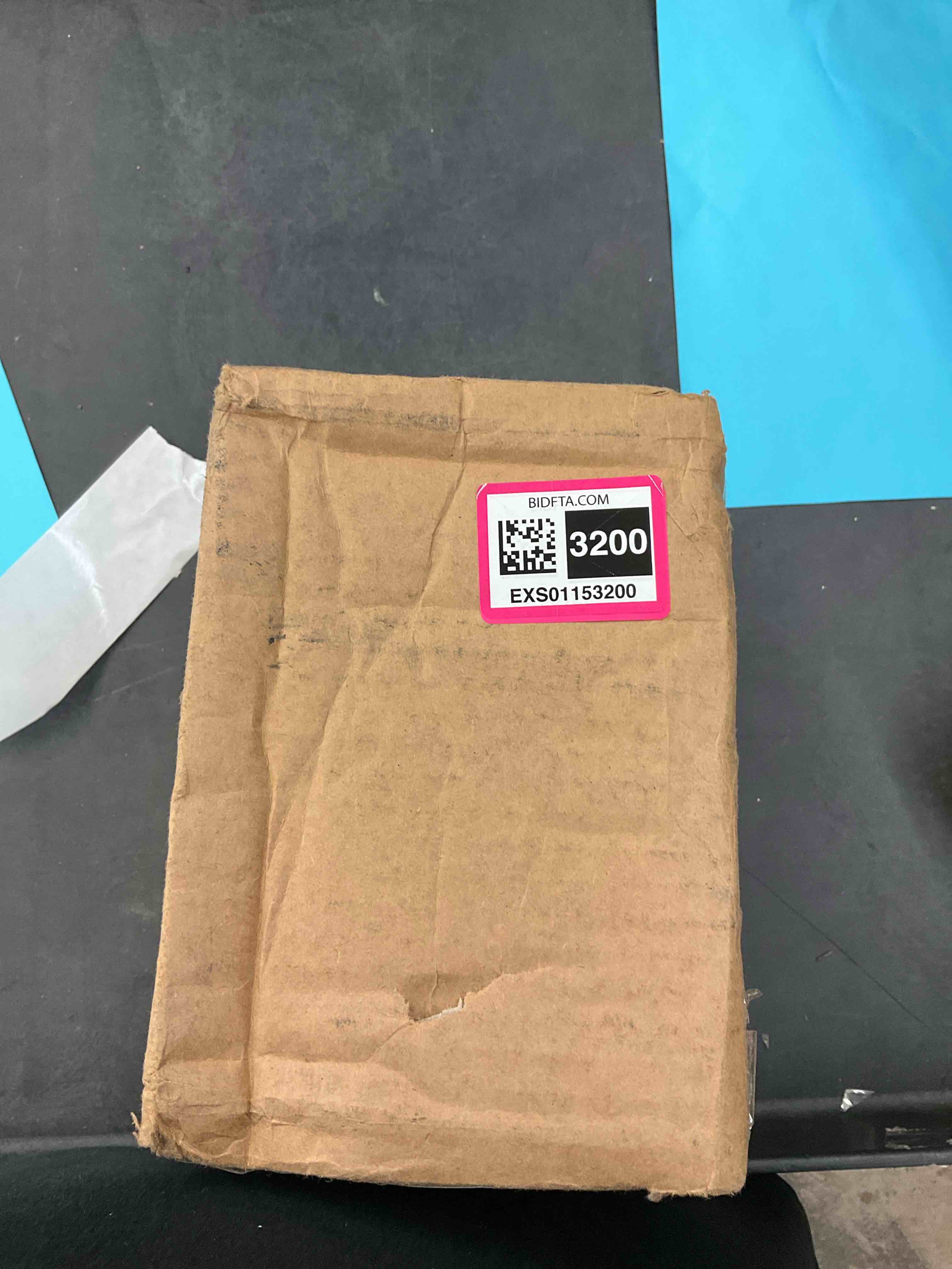 https://s3.amazonaws.com/lotting-images-prod/BargainHunt/EXS01153200_1712246901906.jpeg