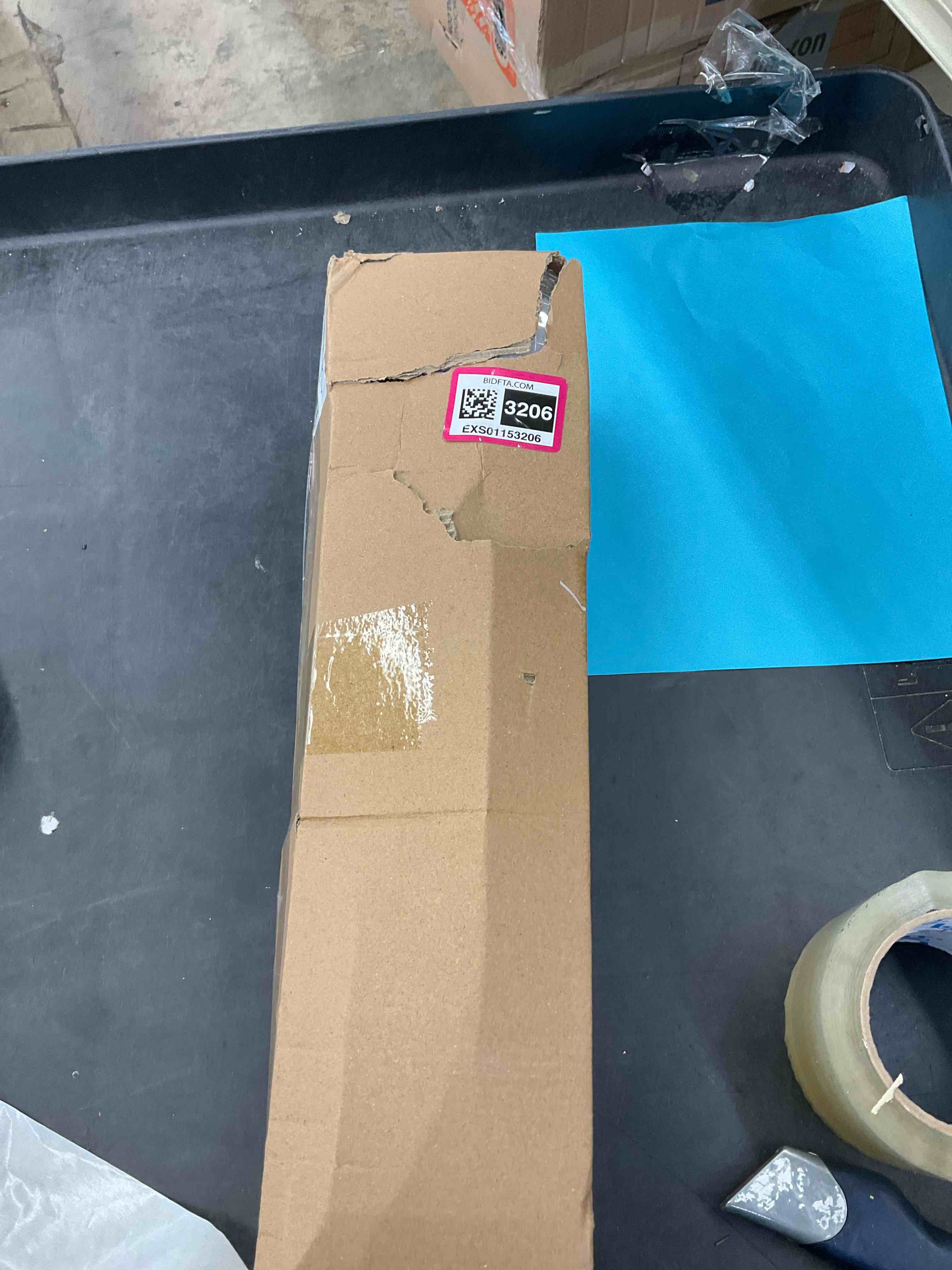 https://s3.amazonaws.com/lotting-images-prod/BargainHunt/EXS01153206_1712247550219.jpeg